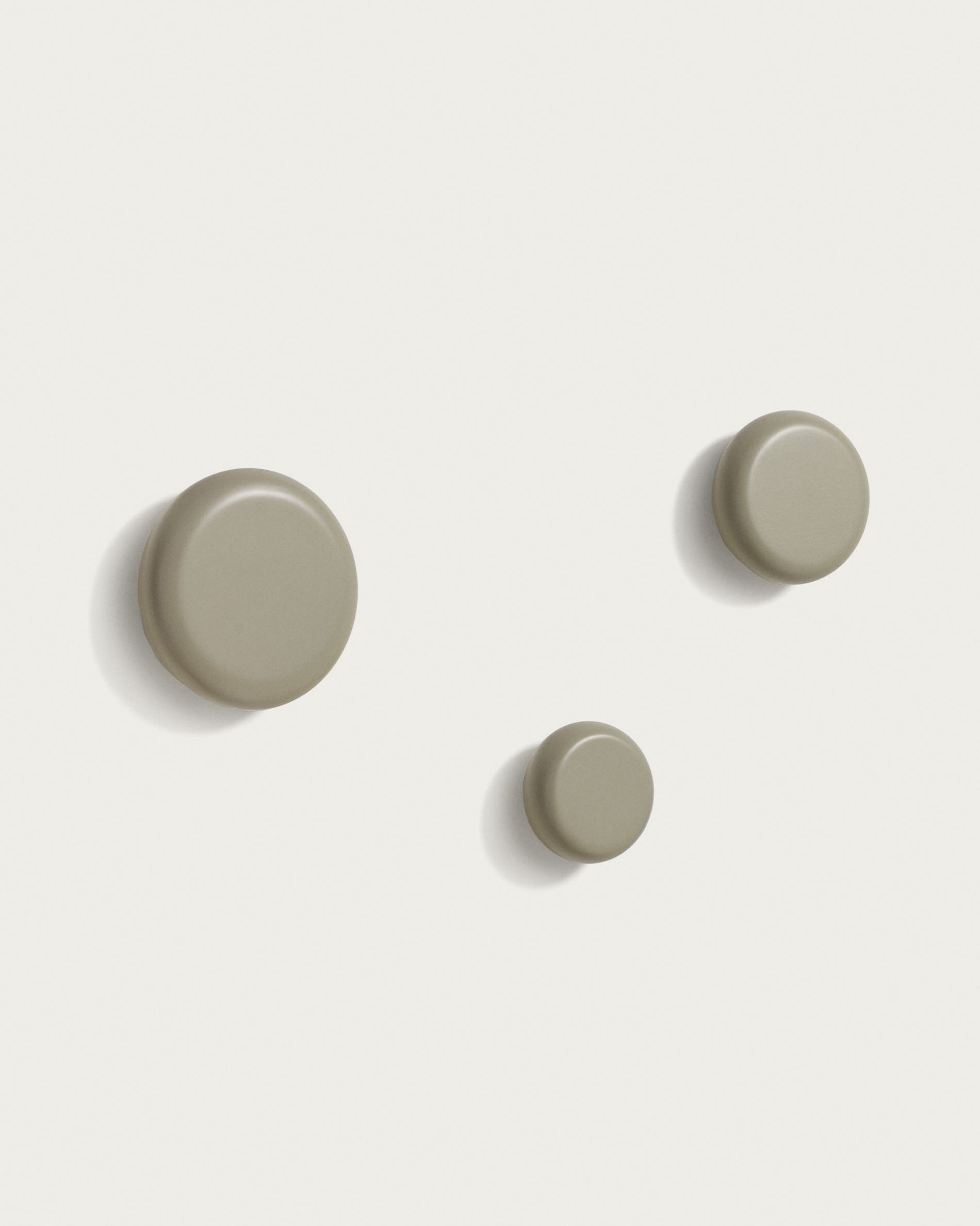 Nadue set of 3 solid beech wood wall hooks with a grey finish - Product View