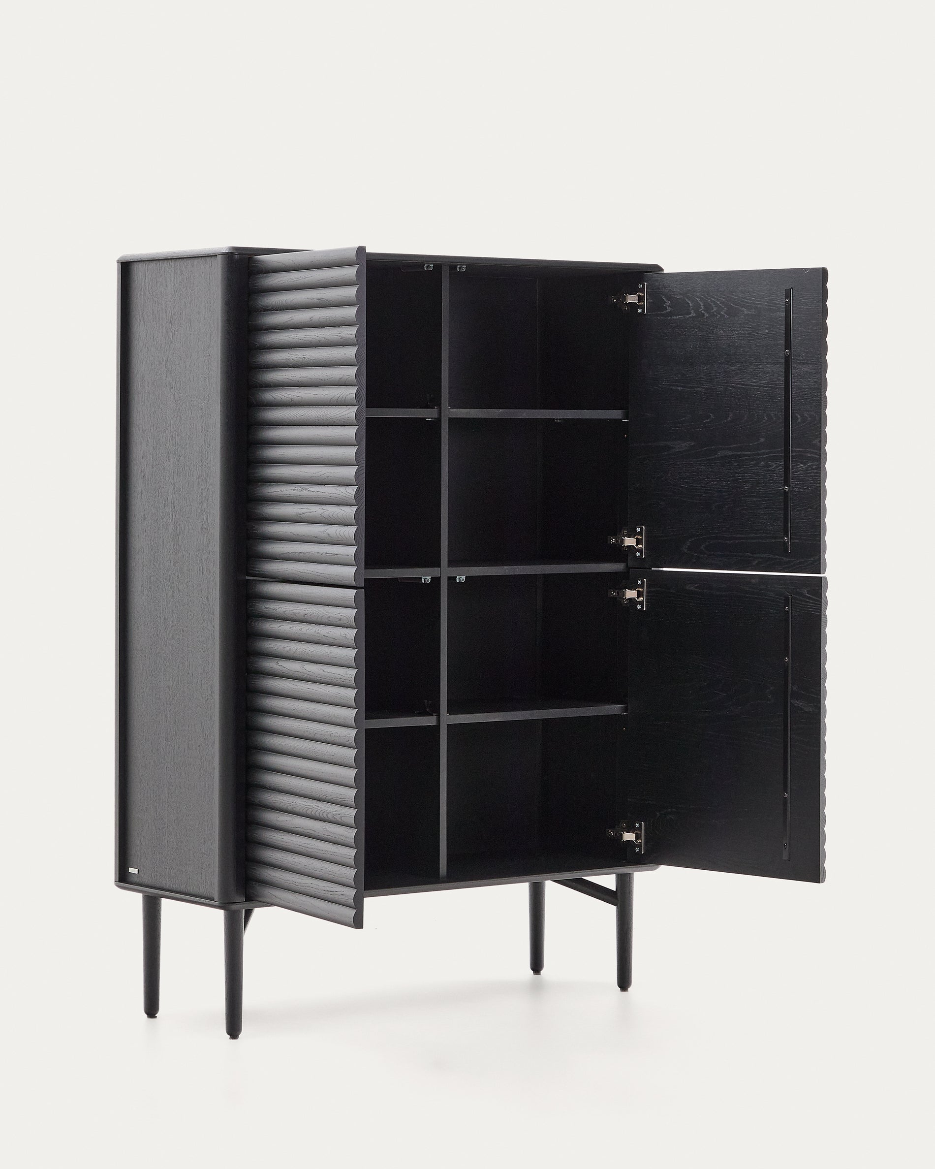 Lenon magas oldalsó szekrény, 4 ajtós tömör fa és fekete tölgy furnér 105x144 cm FSC Mix Credit