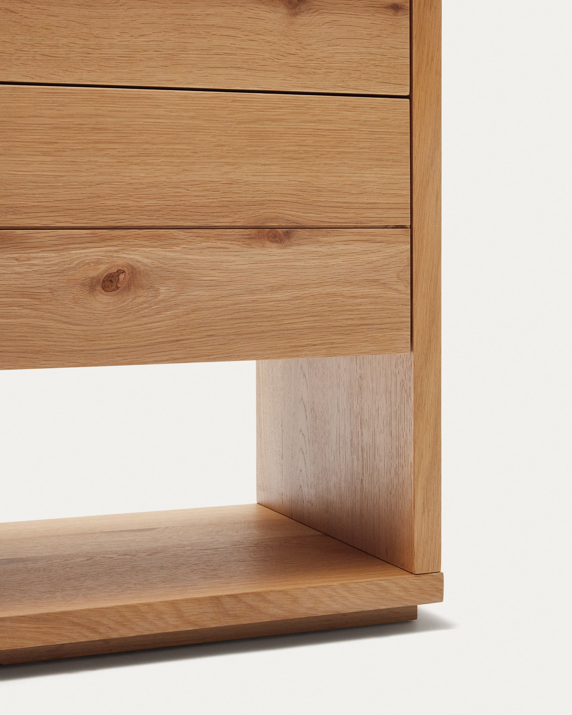 Alguema chest of drawers with 4 drawers in oak wood veneer with natural finish, 60 x 120 cm - Detail