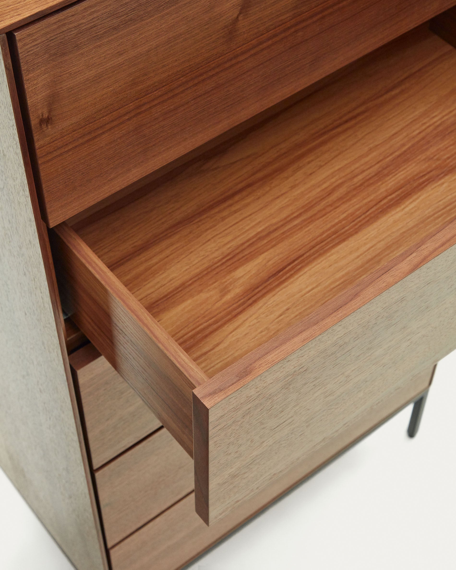 Vedrana 5 drawer chest of drawers in walnut veneer with black steel legs, 60 x 114 cm - Detail