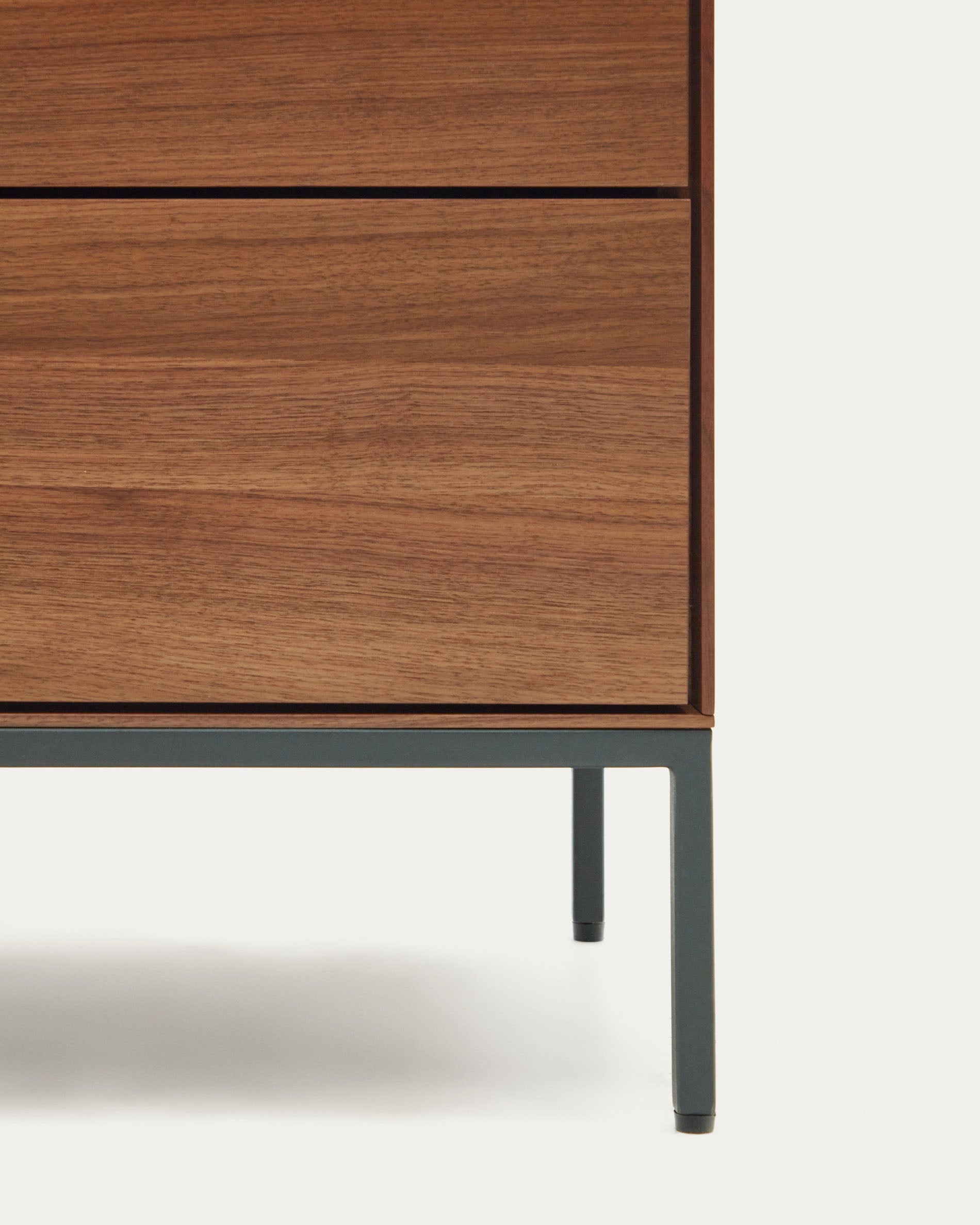 Vedrana 3 drawer chest of drawers in walnut veneer with black steel legs, 110 x 75 cm - Detail