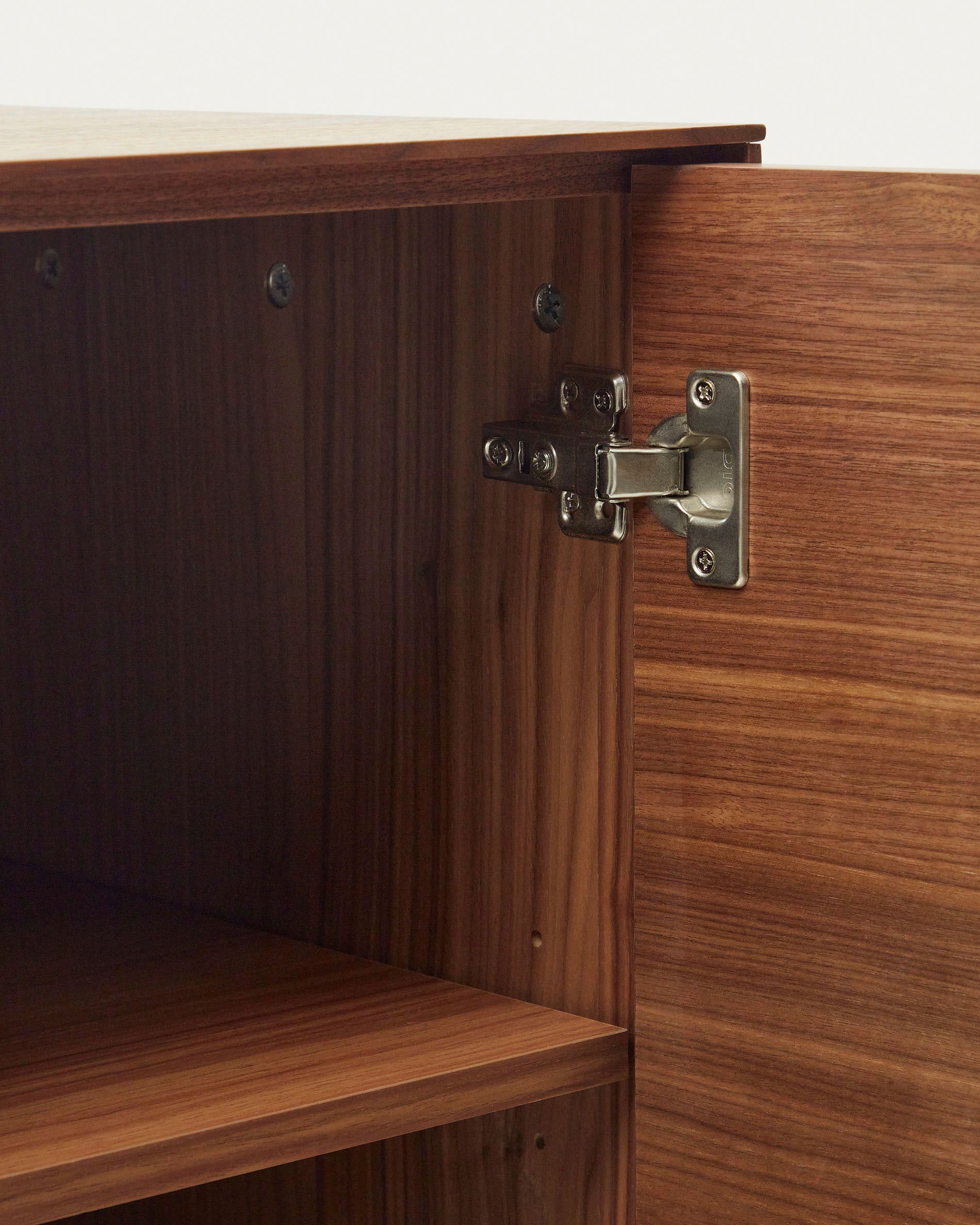Vedrana 4 door tall sideboard in walnut veneer with steel legs, 97.5 x 160 cm - Detail
