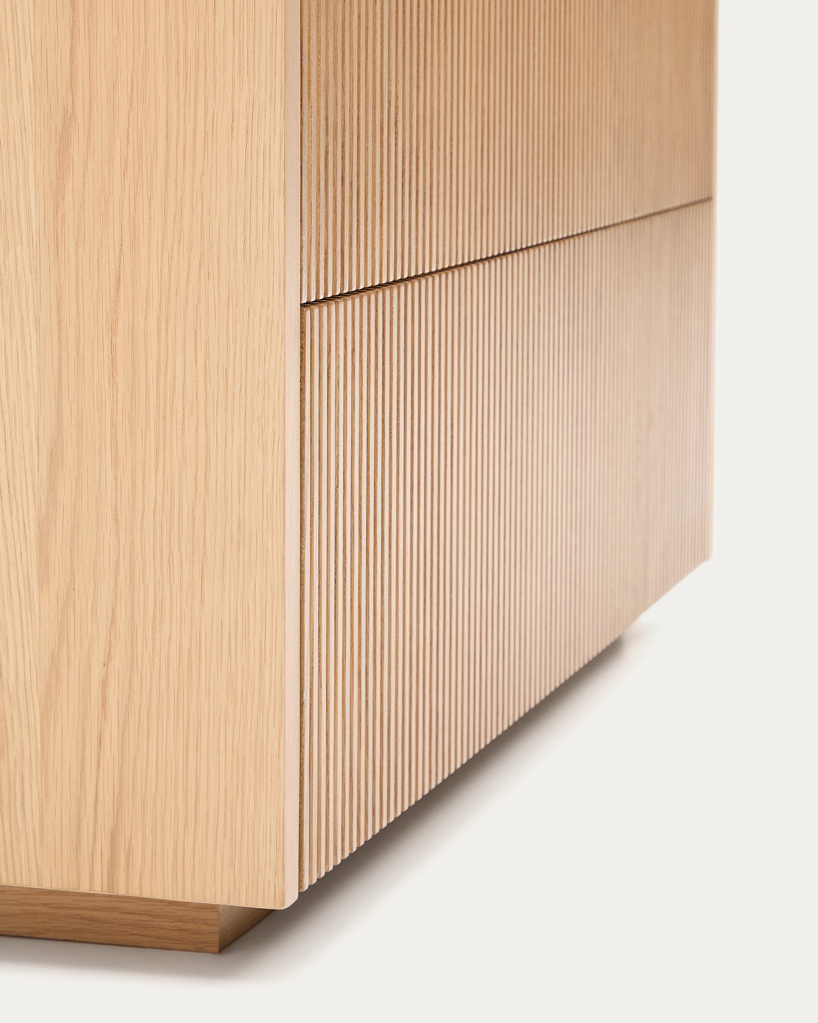 Helvine chest of 3 drawers in oak veneer 90 x 78 cm FSC 100% - Detail