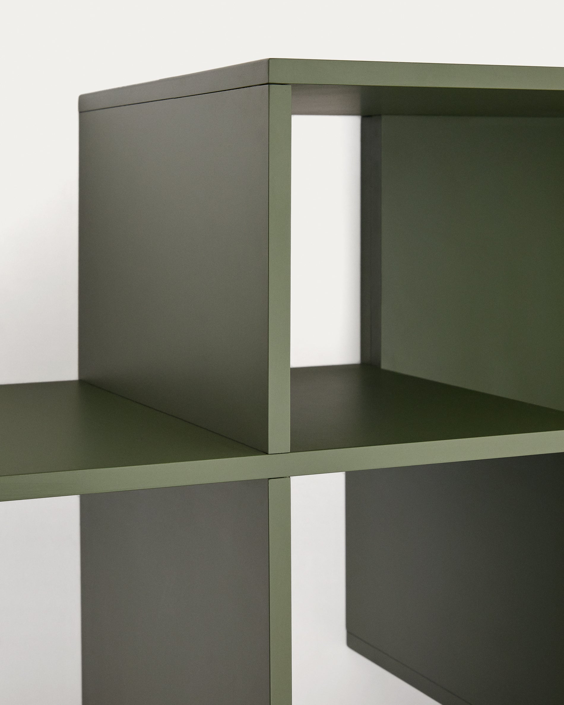 Ina modular shelving unit in green lacquered MDF 80 x 80cm FSC 100% - Detail