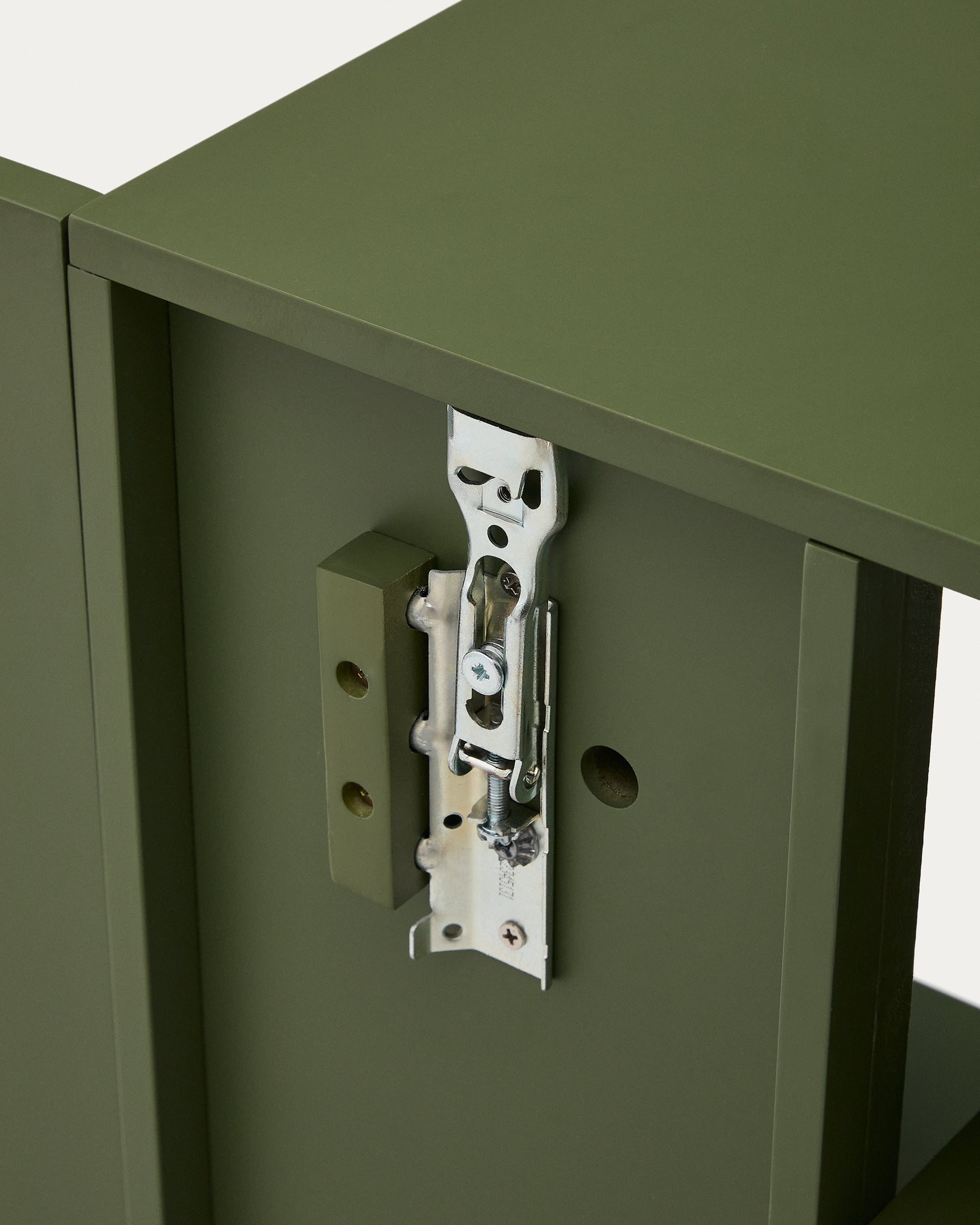 Ina modular shelving unit in green lacquered MDF 80 x 80cm FSC 100% - Detail