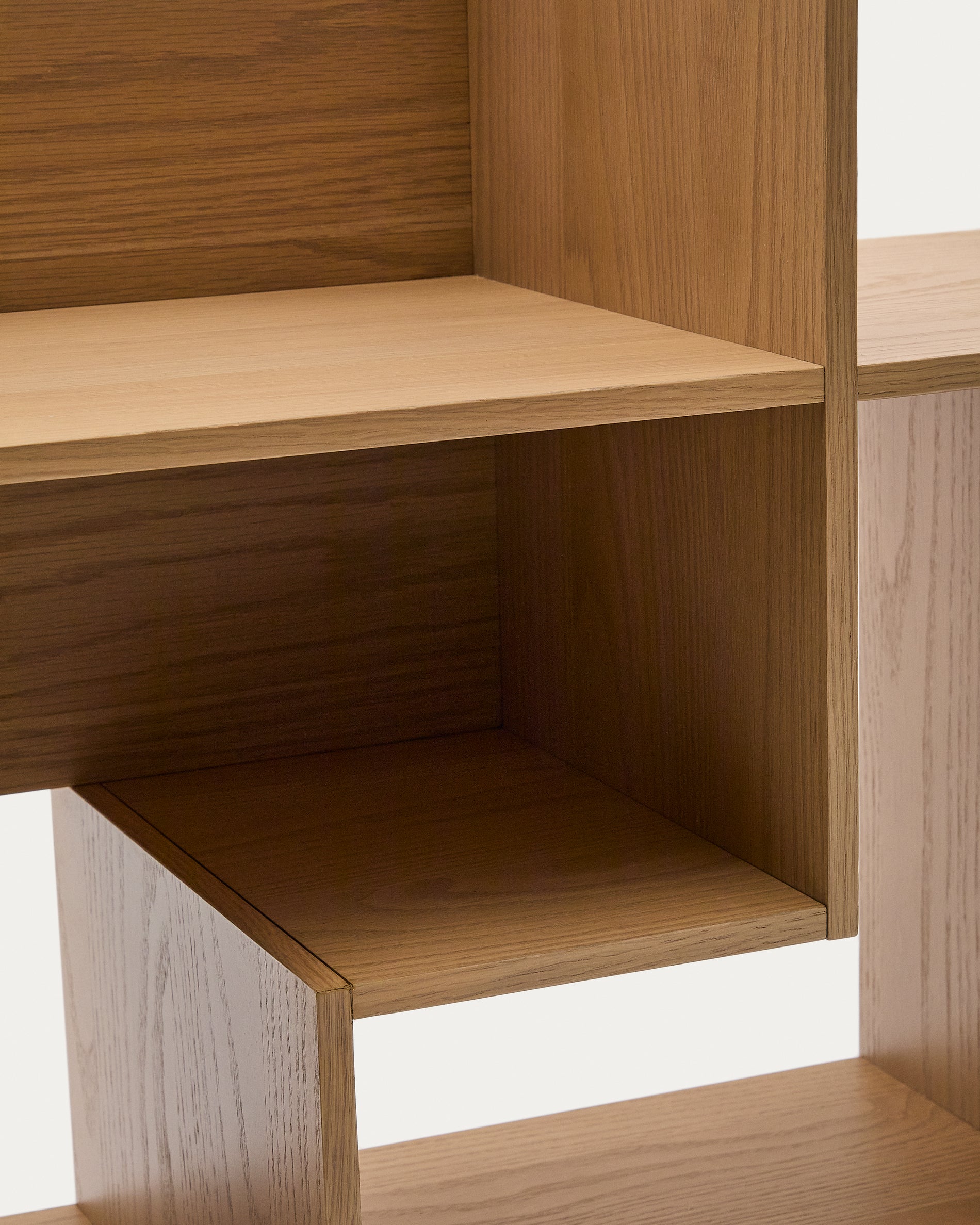 Ina modular shelving unit in oak veneer with natural finish 80 x 80cm FSC 100% - Detail