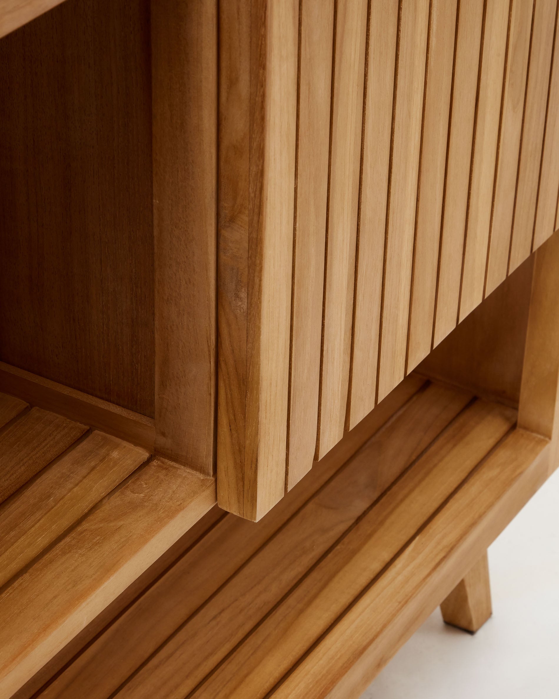 Kuveni bathroom furniture in solid teak wood with a natural finish,  140 x 50 cm - Detail