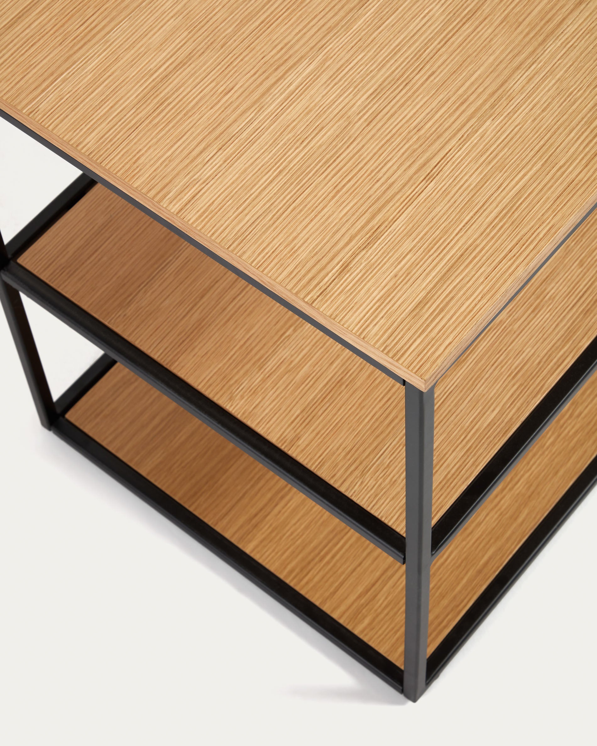 Yoana TV stand with an oak wood veneer and painted black metal structure, 160 x 40 cm - Detail