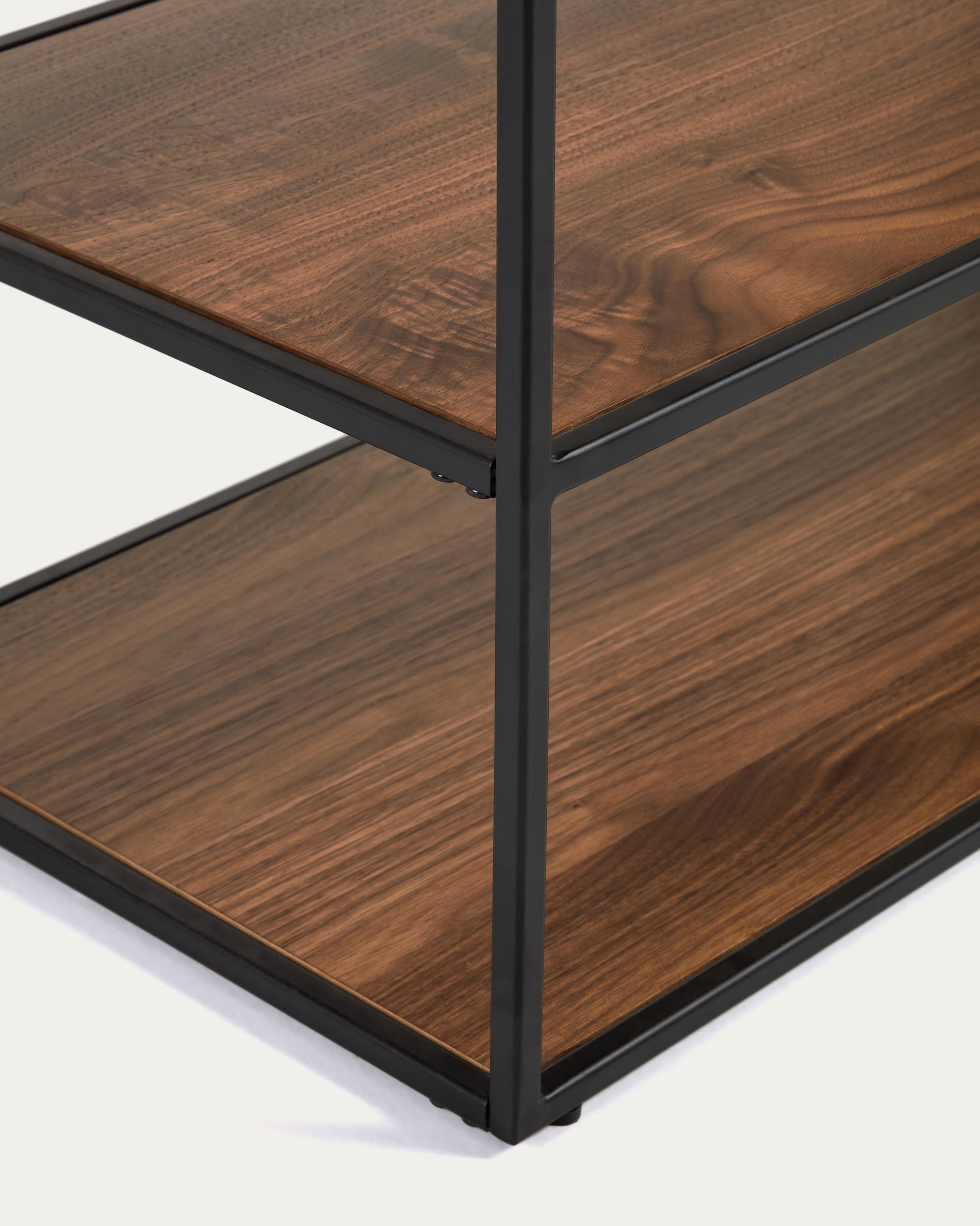 Yoana TV stand with a walnut veneer and painted black metal structure, 160 x 40 cm - Detail