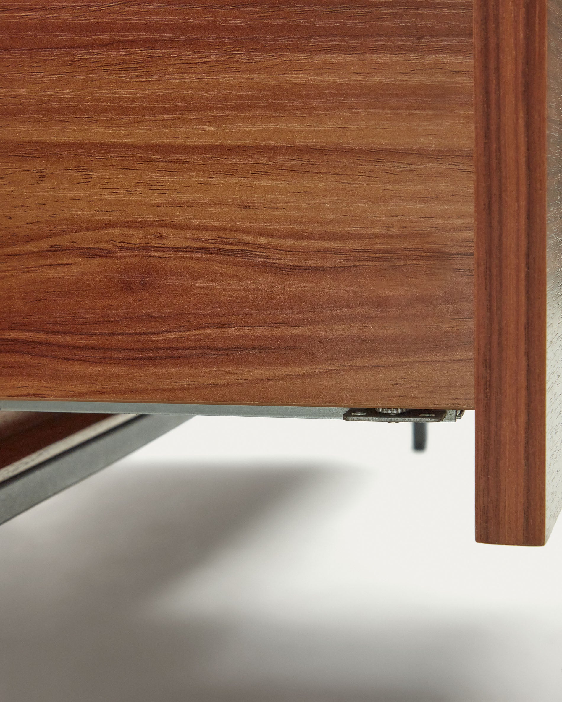 Vedrana 3 drawer TV stand in walnut veneer with black steel legs, 195 x 35 cm - Detail