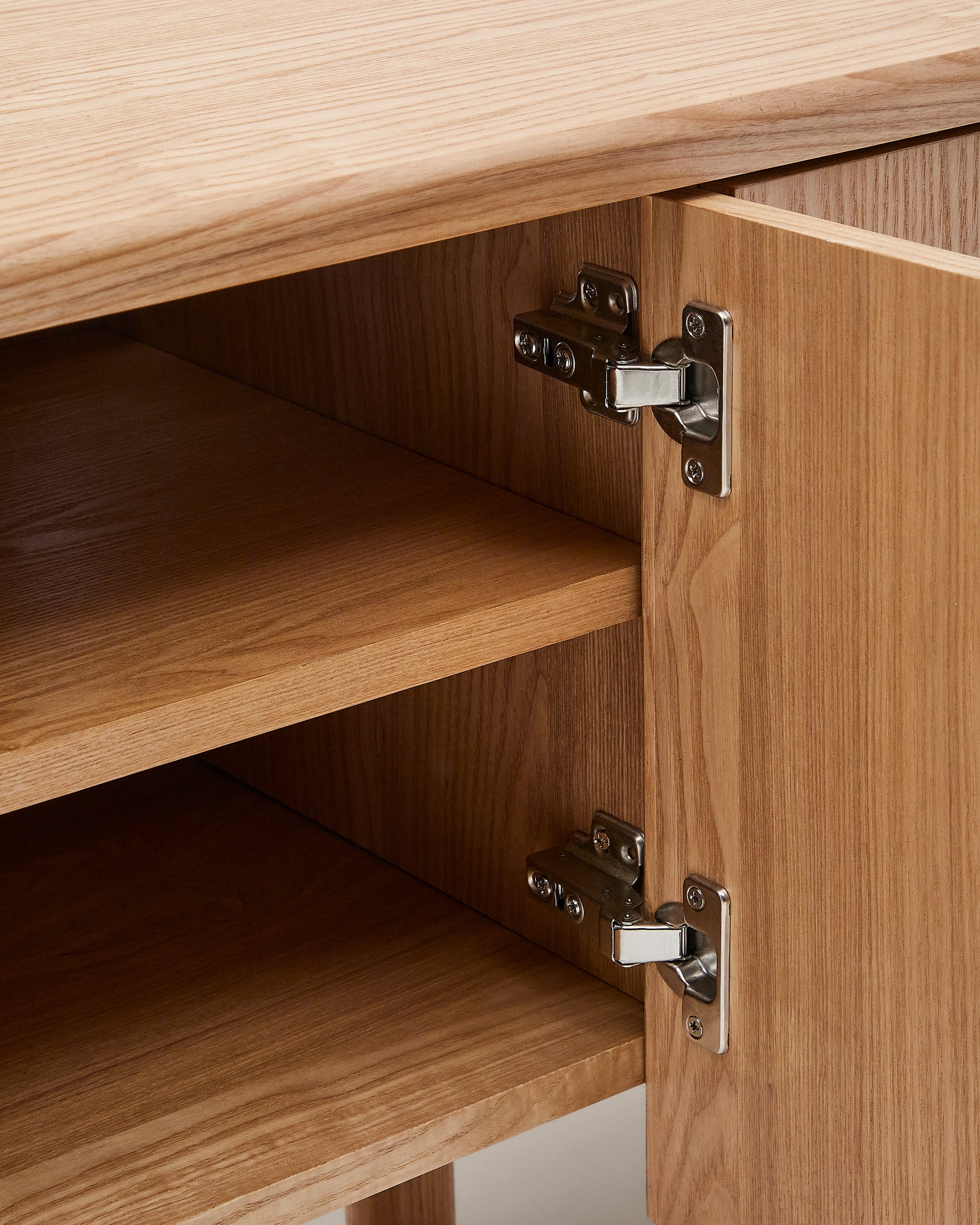 Salaya TV stand in ash plywood FSC Mix Credit, 200 cm x 52 cm - Detail
