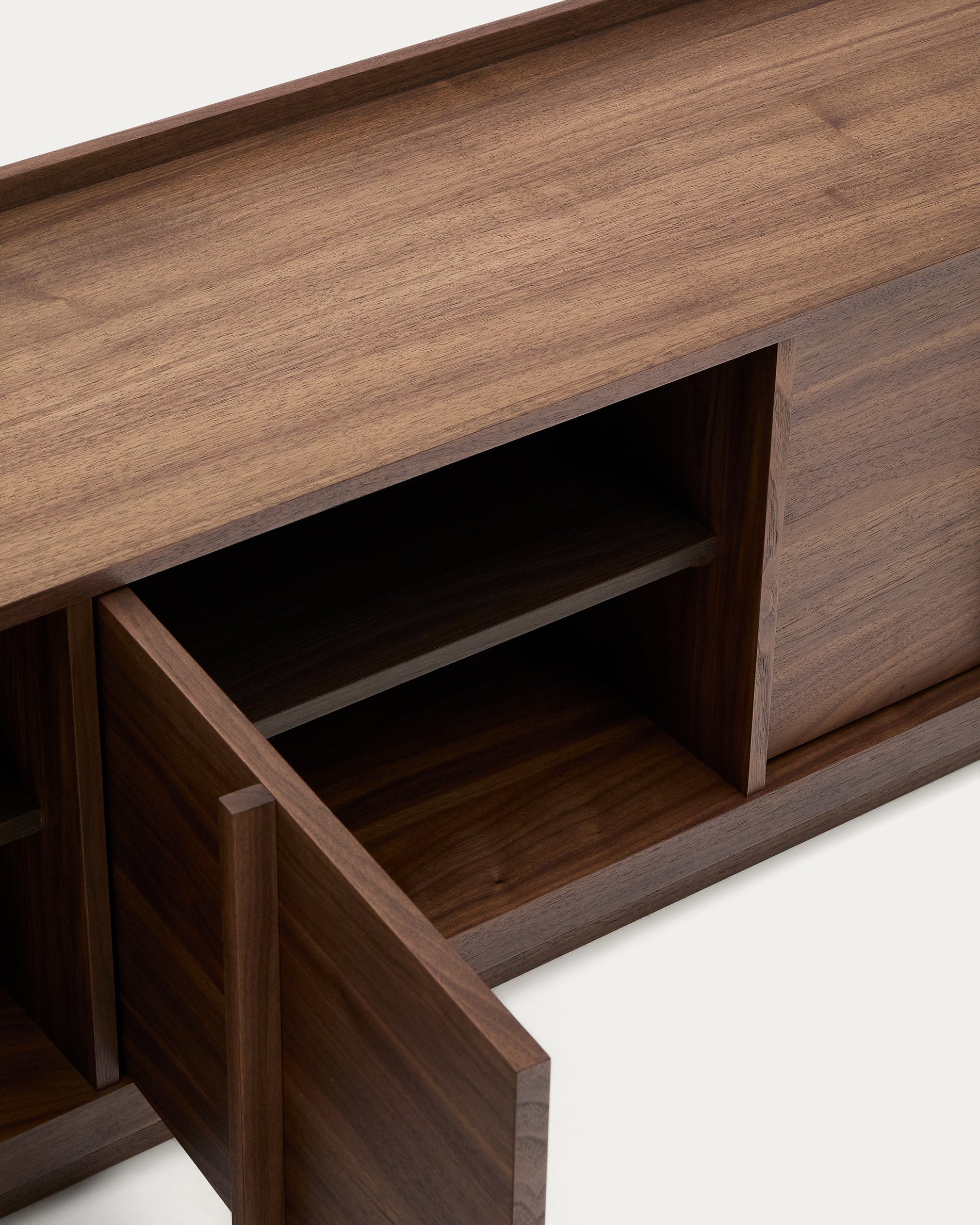 Onix TV stand with a walnut veneer in a dark finish, 200 x 45 cm FSC Mix Credit - Detail