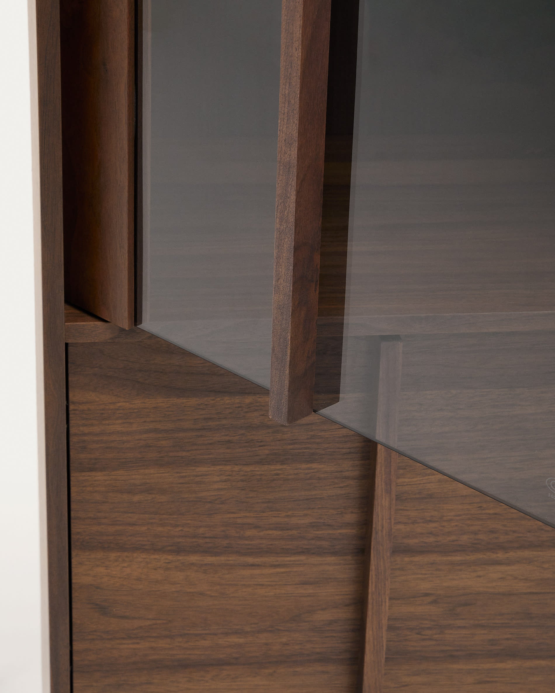 Onix display cabinet, made of solid walnut, with walnut veneer, dark finish, 101 x 170 cm