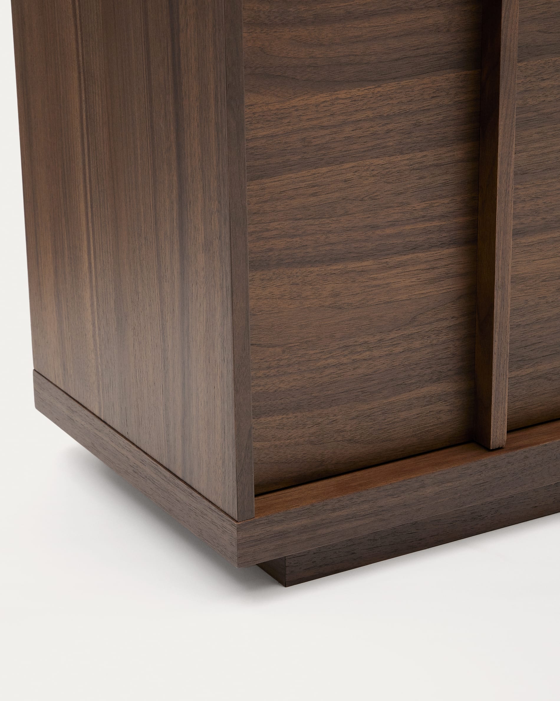 Onix display cabinet, made of solid walnut, with walnut veneer, dark finish, 101 x 170 cm