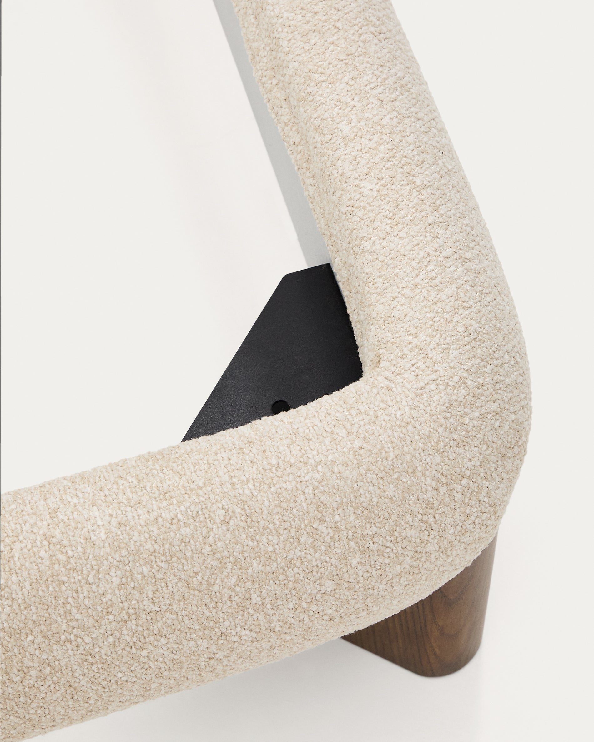 Odina ecru bouclé bed with removable cover and solid ash wood legs with walnut finish for 160 x 200cm mattress - Detail