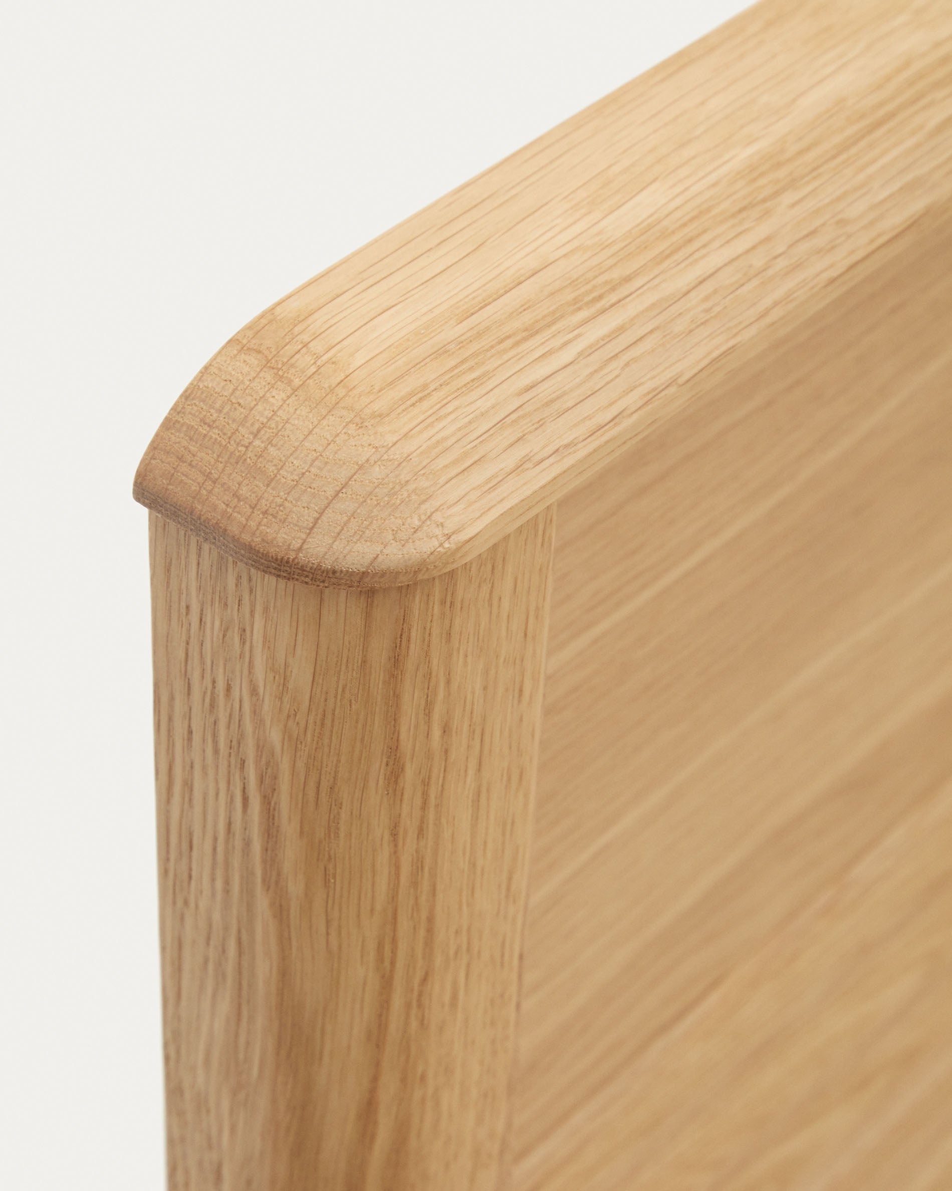 Lenon bed in solid oak and oak wood veneer for 180 x 200 cm mattresses, FSC MIX Credit - Detail