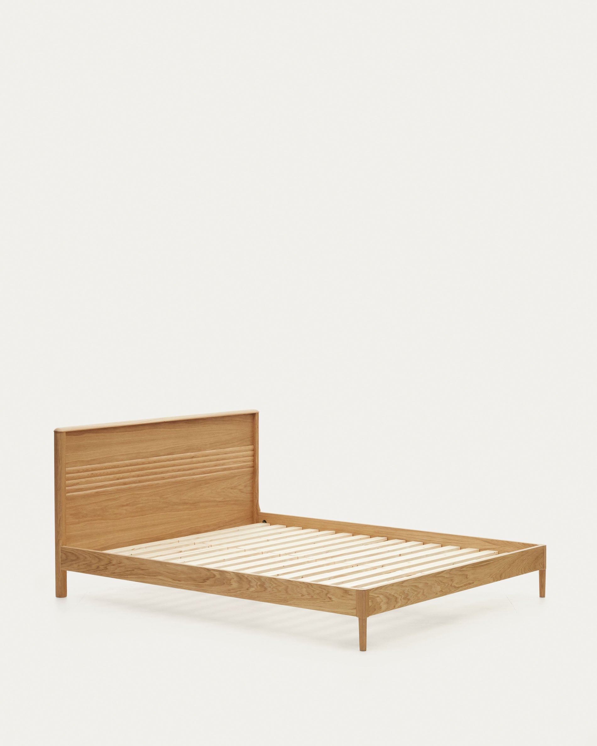 Lenon bed in solid oak and oak wood veneer for 180 x 200 cm mattresses, FSC MIX Credit - Product View