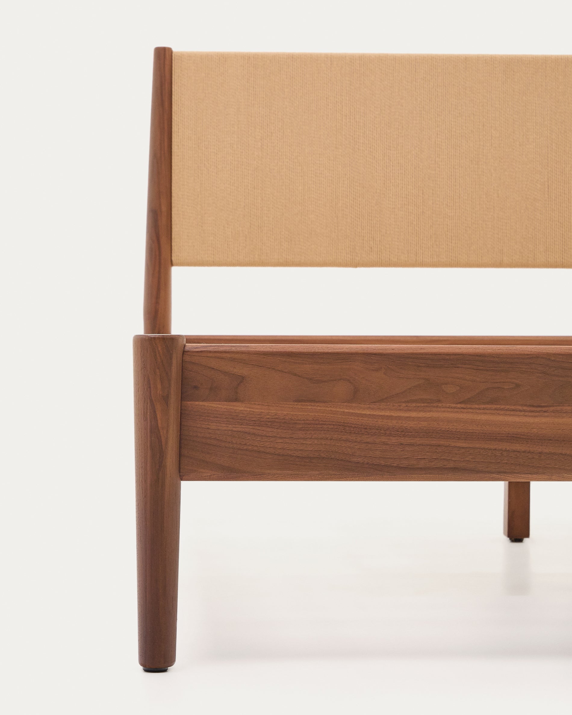 Elan bed in veneer and solid walnut wood with cord mattress 180 x 200 cm FSC Mix Credit - Detail