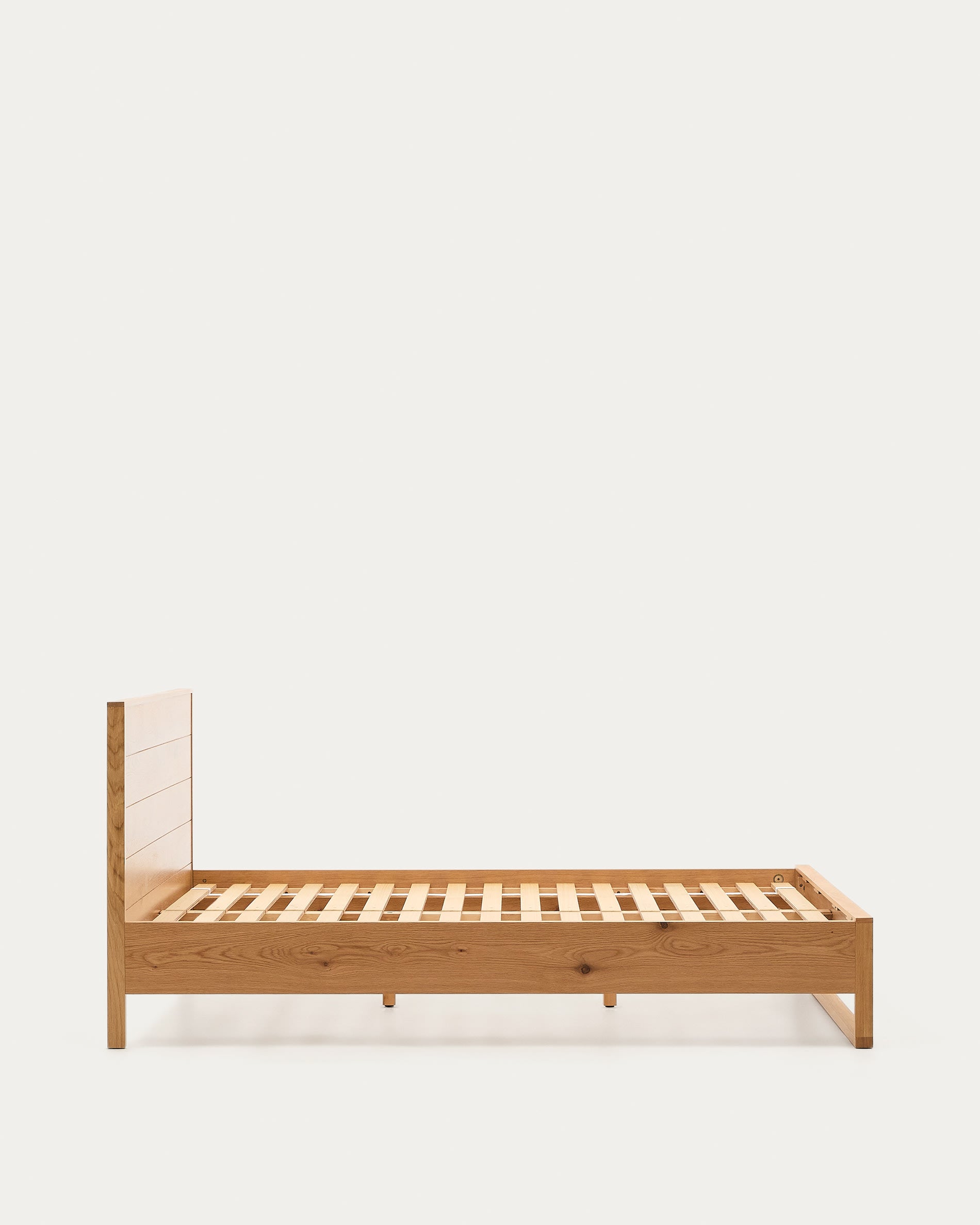 Alguema bed with oak veneer and natural finish for 160 x 200 cm mattress