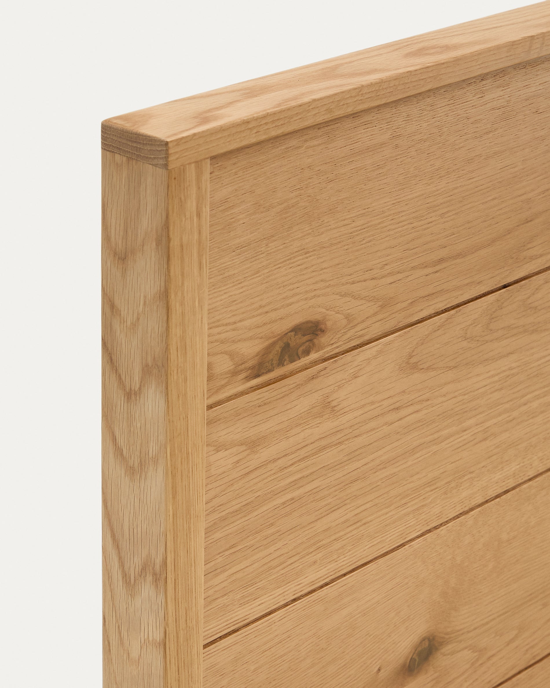 Alguema bed in oak veneer with natural finish for 90 x 190cm mattress - Detail