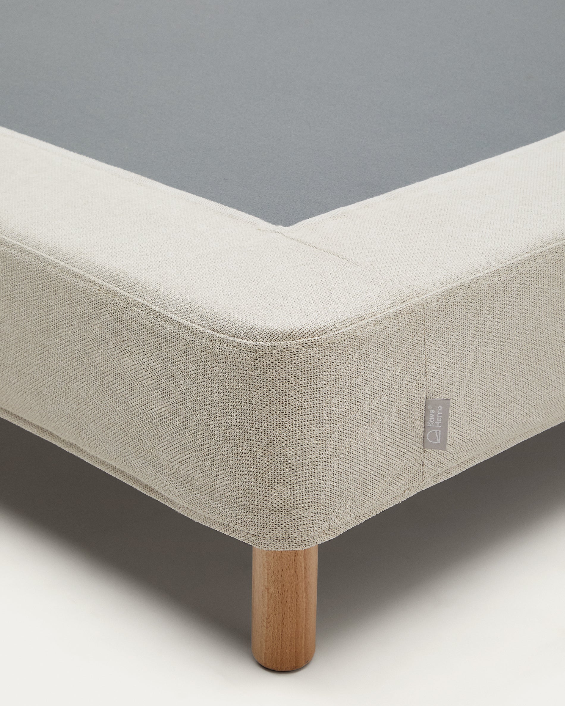 Ofelia base with ecru removable cover and solid beech wooden legs for a 180 x 200 cm mattress FSC Mix Credit - Detail