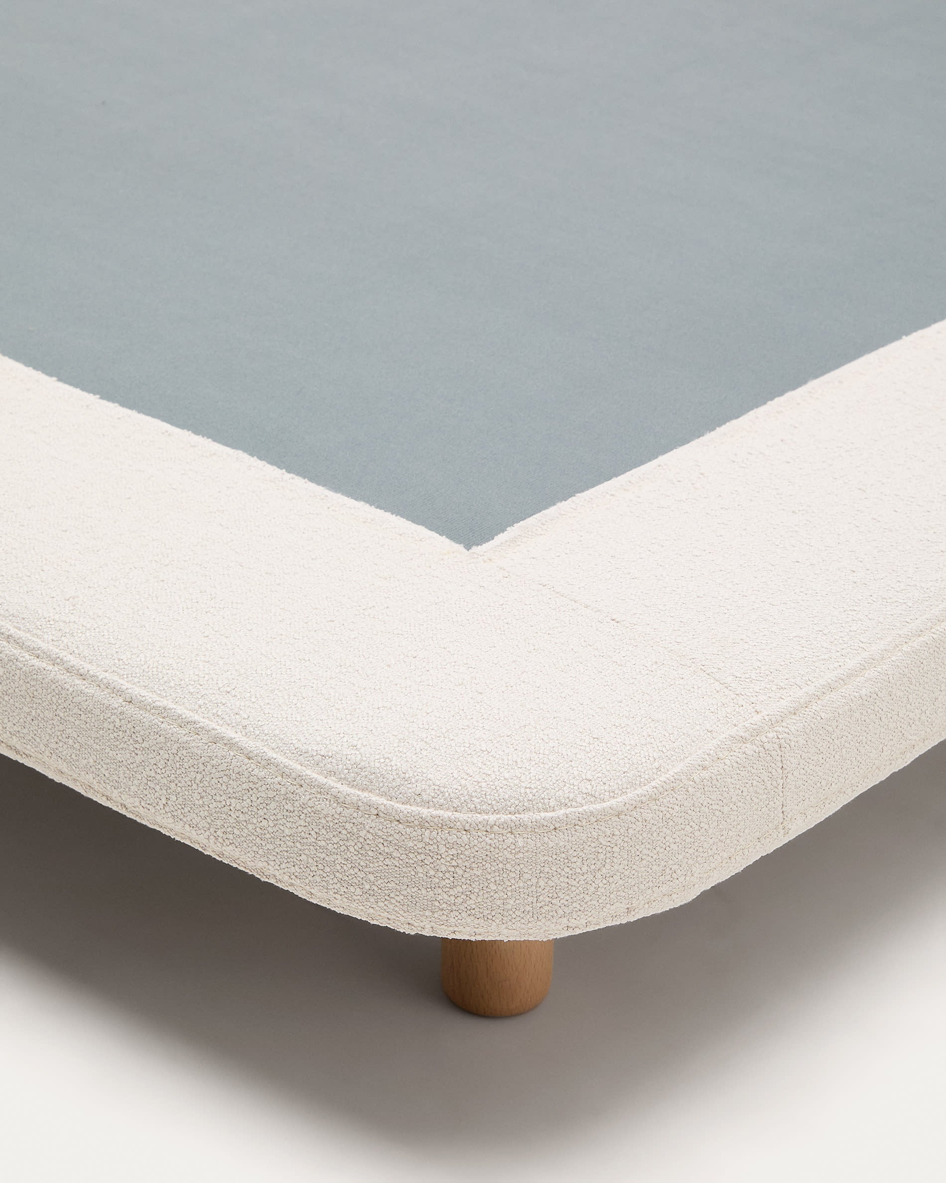 Odum bed with removable covers, in beige micro bouclé fabric, solid beech wood legs, 180 x 200 cm