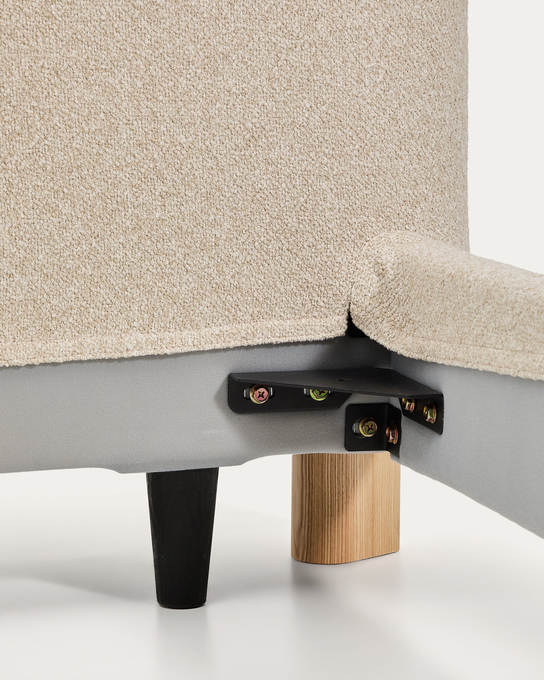 Martina bed with removable cover in ecru chenille for mattress 160 x 200cm - Detail