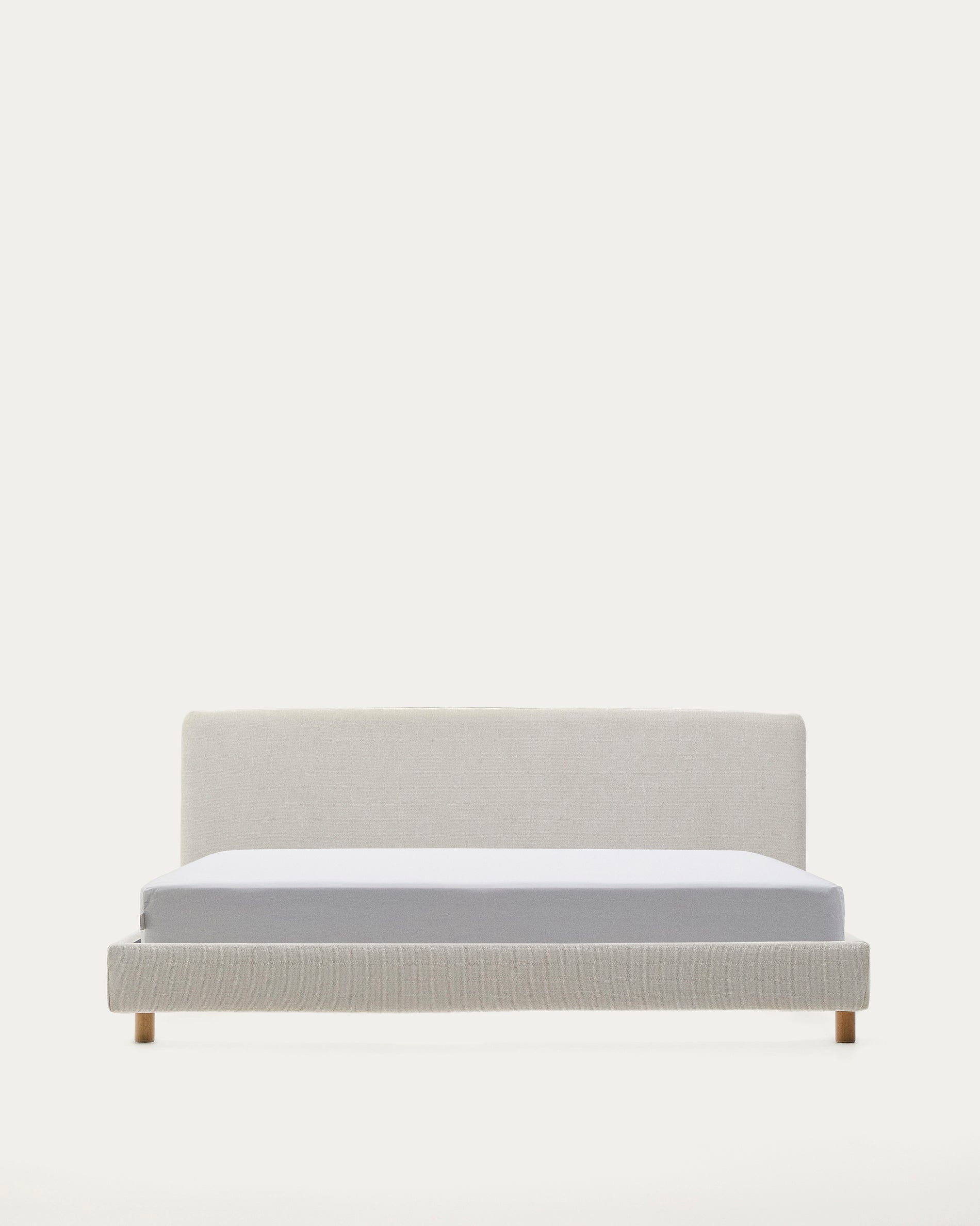 Pearl chenille Valma bed with removable cover and solid beech wood legs for a 180 x 200 cm mattress - Product View