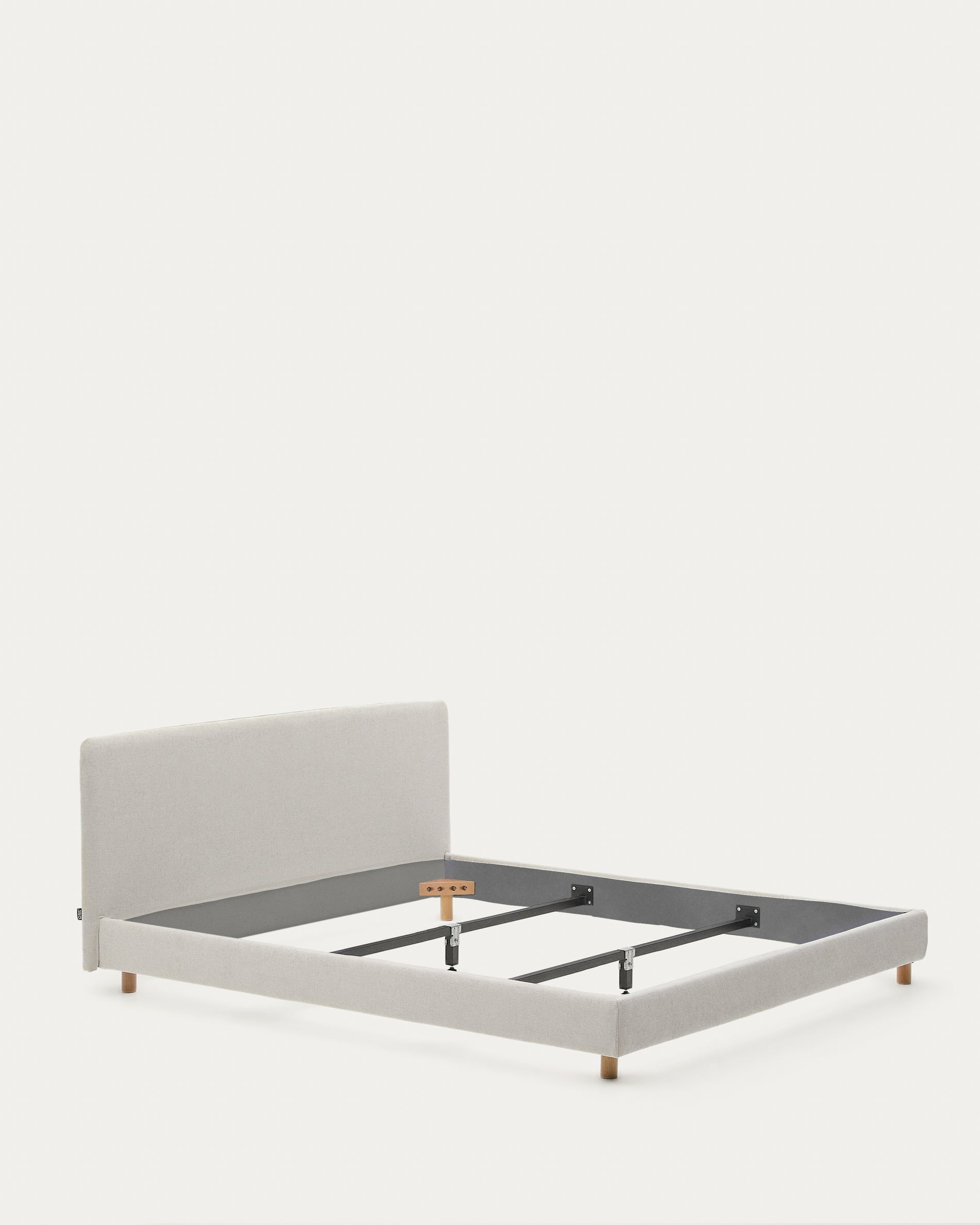 Pearl chenille Valma bed with removable cover and solid beech wood legs for a 180 x 200 cm mattress - Product View