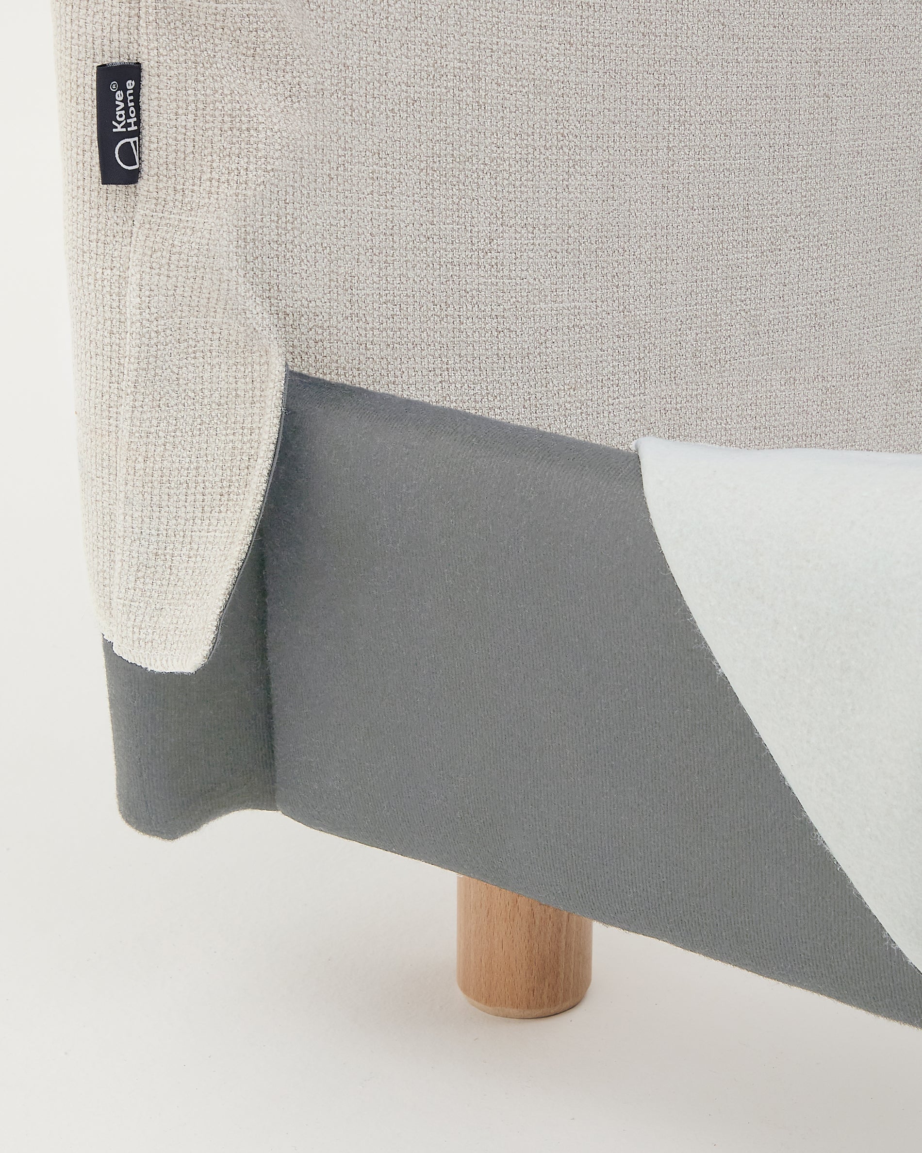 Pearl chenille cover for the Valma bed for a 90 x 200 cm mattress - Detail