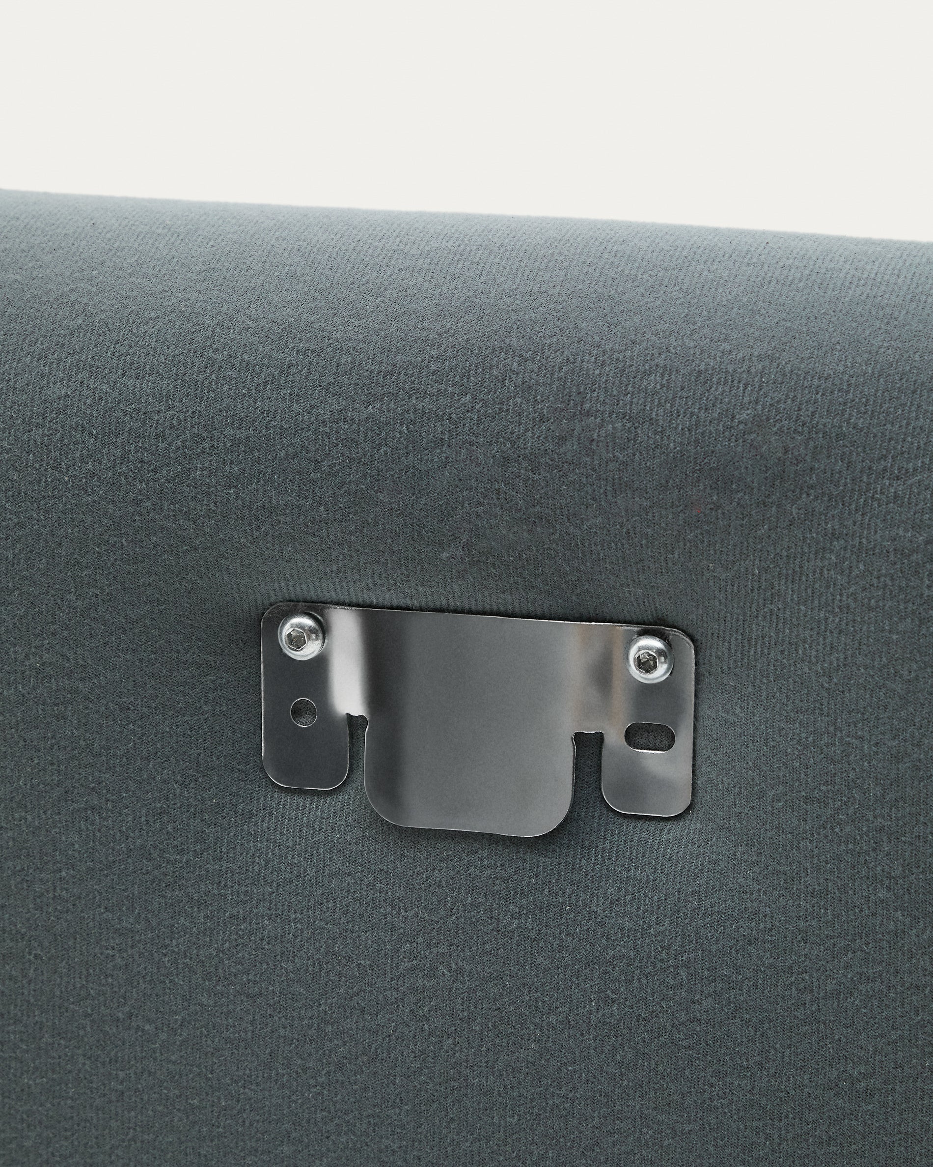 Anthracite grey linen and cotton Jaira bed with removable cover for a 150 x 190 cm FSC Mix Credit mattress - Detail