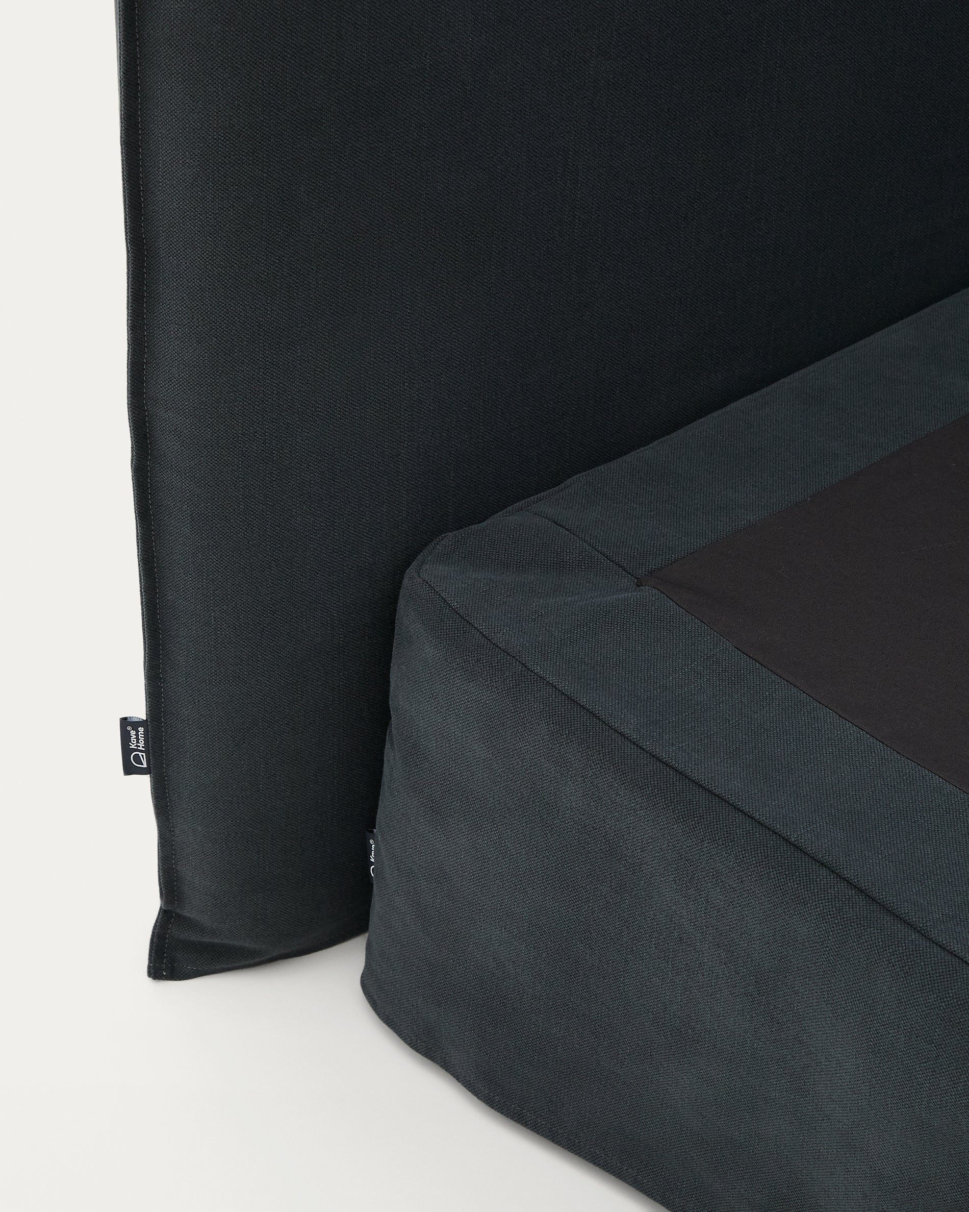 Anthracite grey linen and cotton Jaira bed base cover for a 160 x 200 cm mattress - Detail