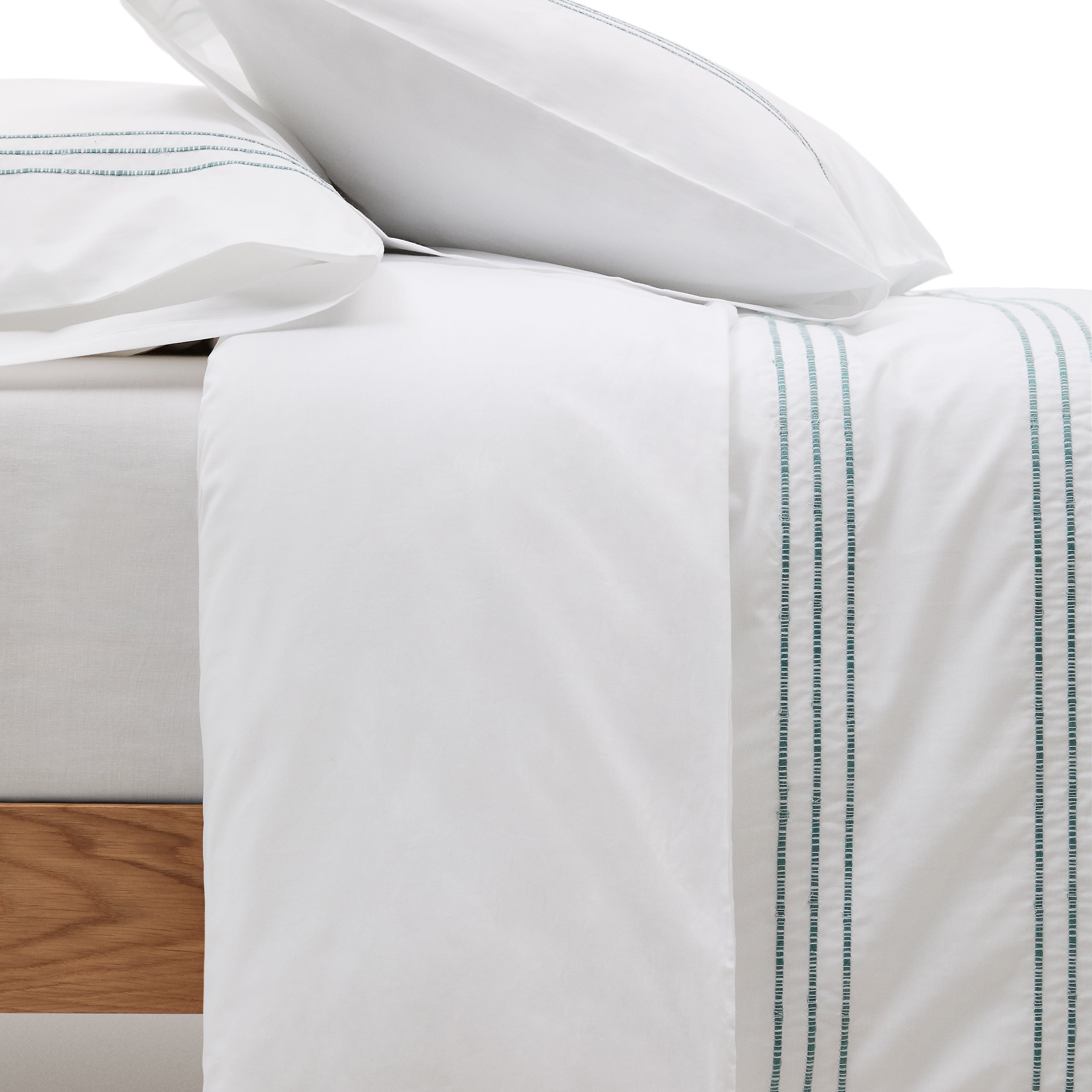Saigan fehér hímzett ágytakaró és párnahuzat szett, 100% pamut perkal, 180-as szálszámmal, 180 cm-es ágyhoz