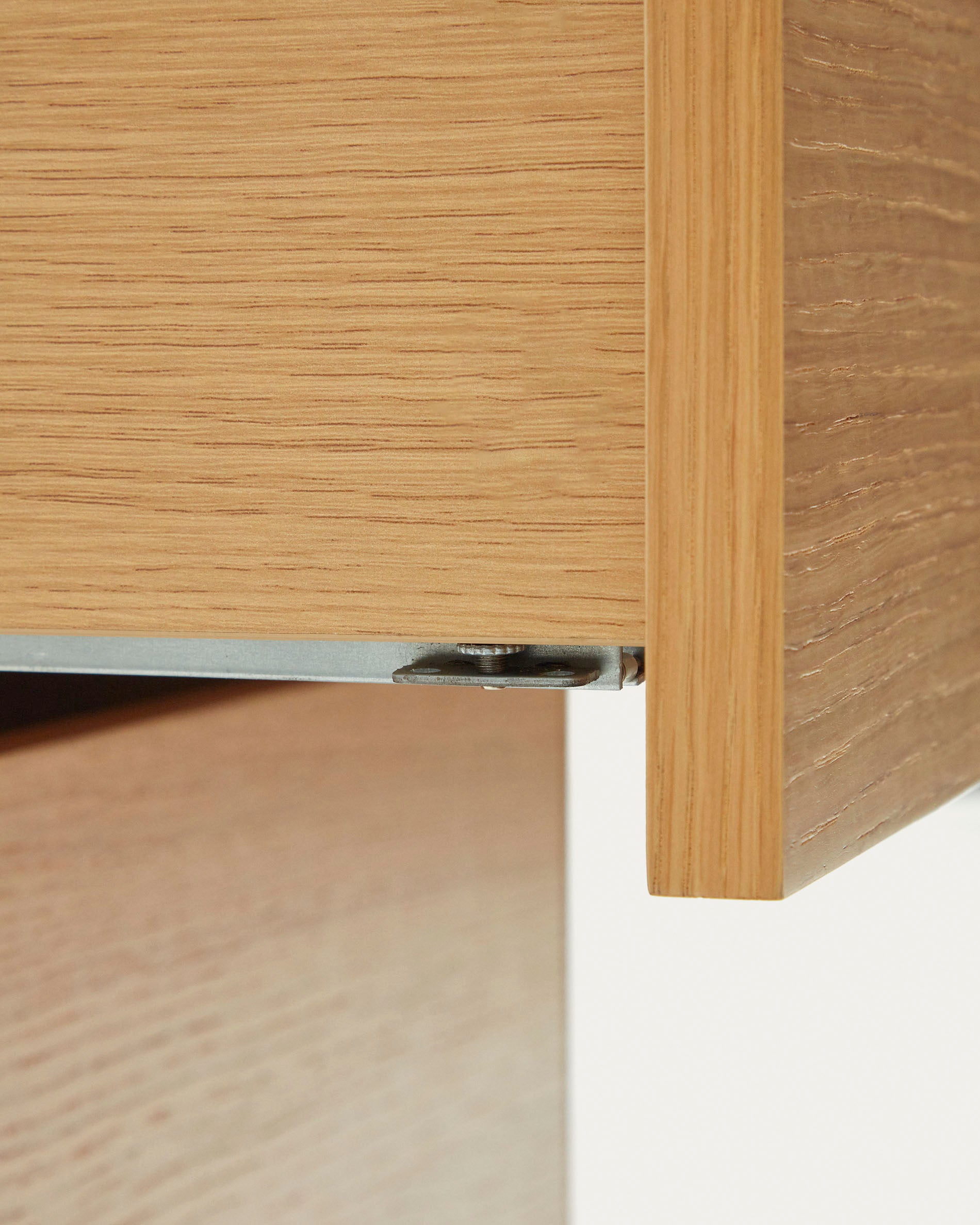 Vedrana beside table, 2 oak veneer drawers, and black steel legs, 60 x 55 cm - Detail