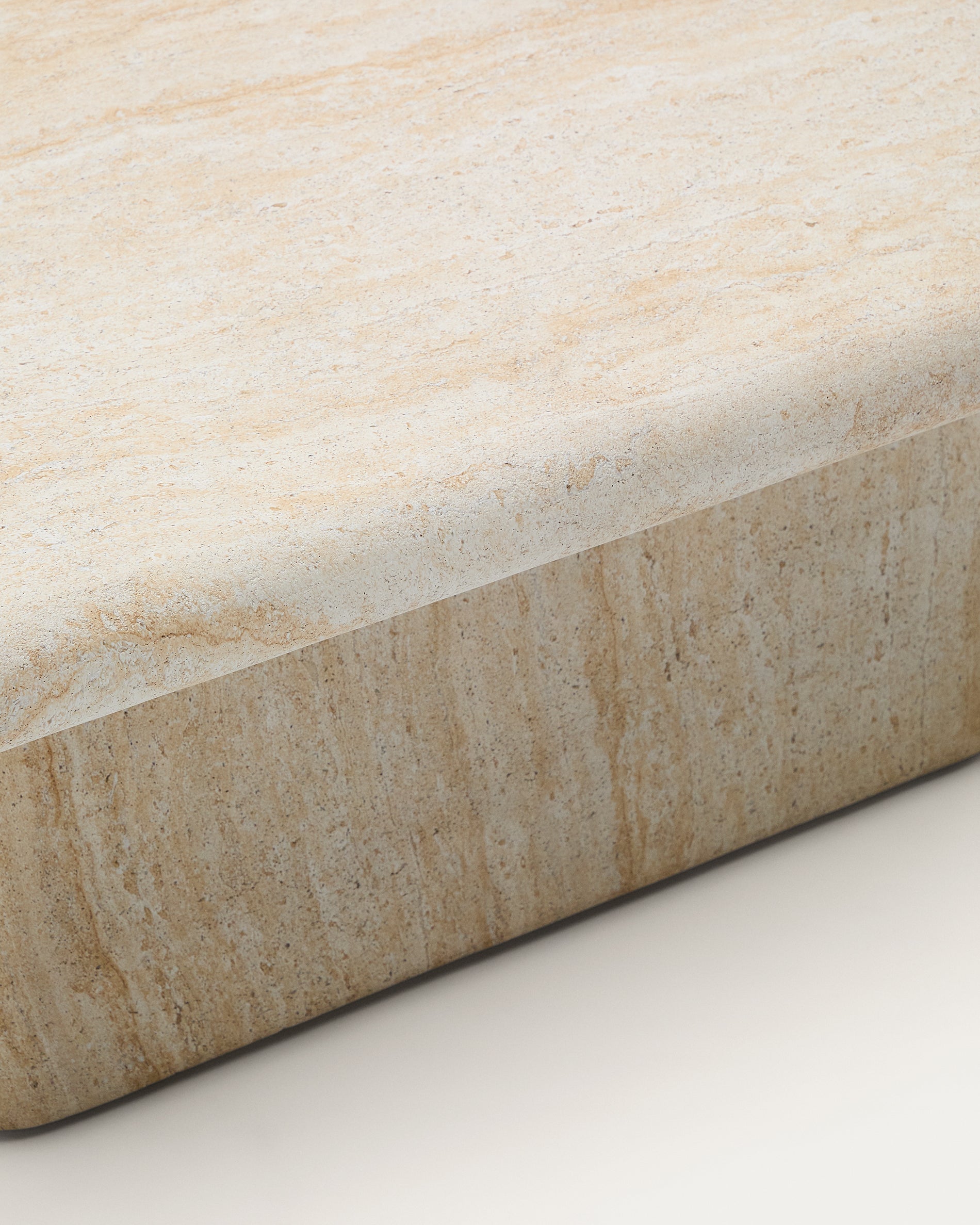 Drasi coffee table in cement with travertine-effect finish 140 x 70cm - Detail