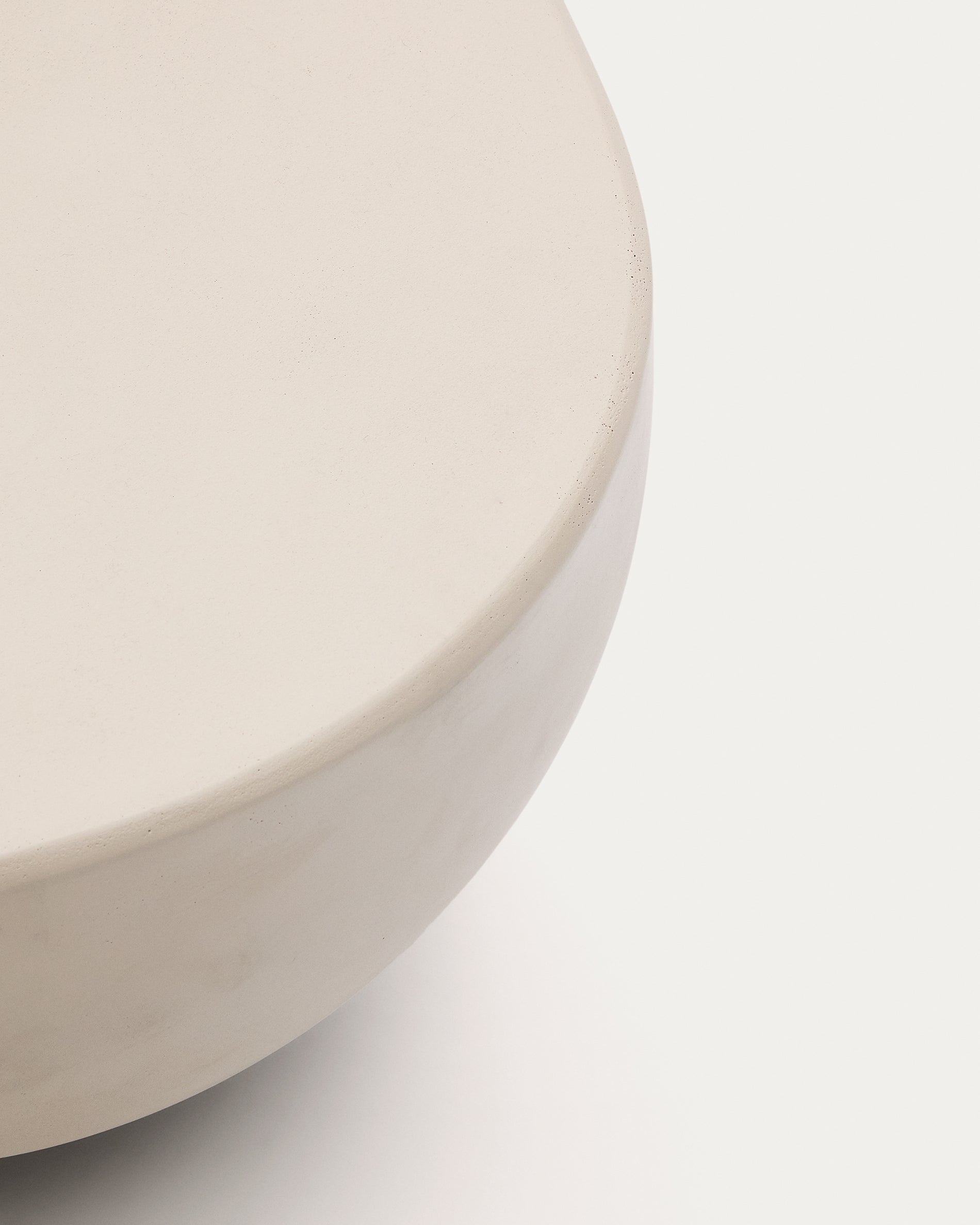 Colba polystone coffee table 100 x 100cm - Detail