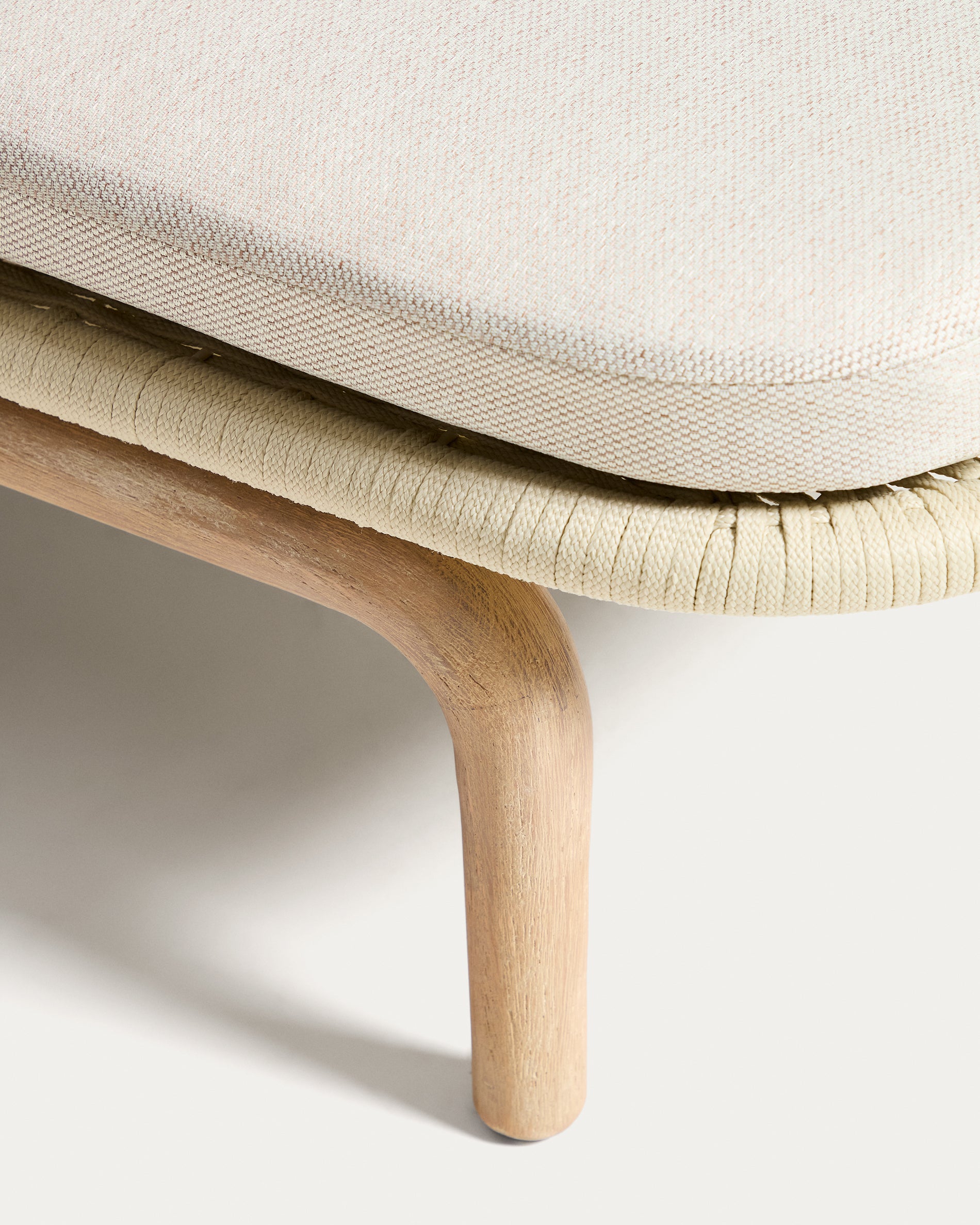 Alipa sun lounger in FSC 100% solid acacia wood and ecru rope cord - Detail