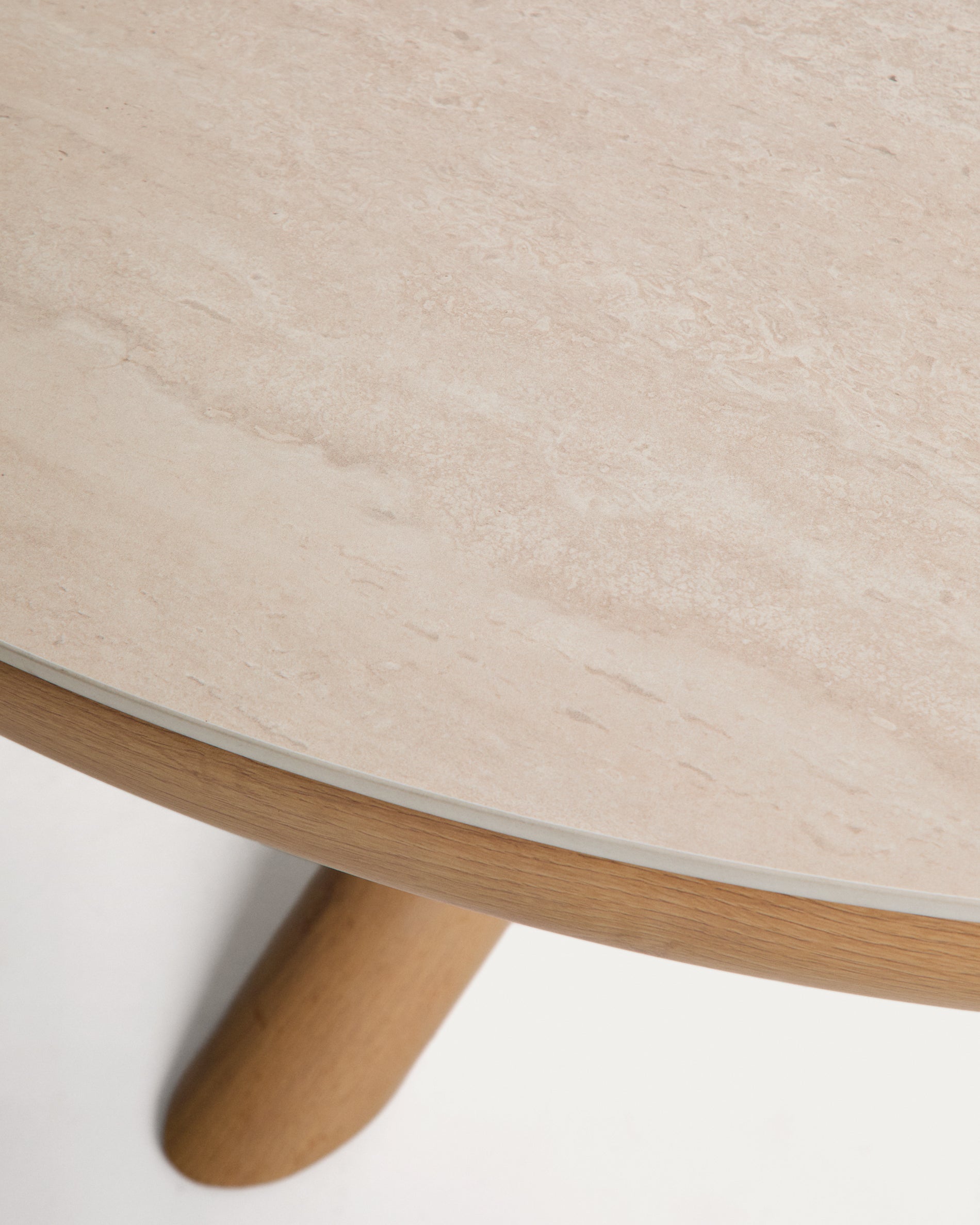 Set with Mirtia table in wood-effect aluminium and ecru sintered stone and 6 Sirte chairs in wood-effect aluminium and ecru rope cord Ø148cm - Detail