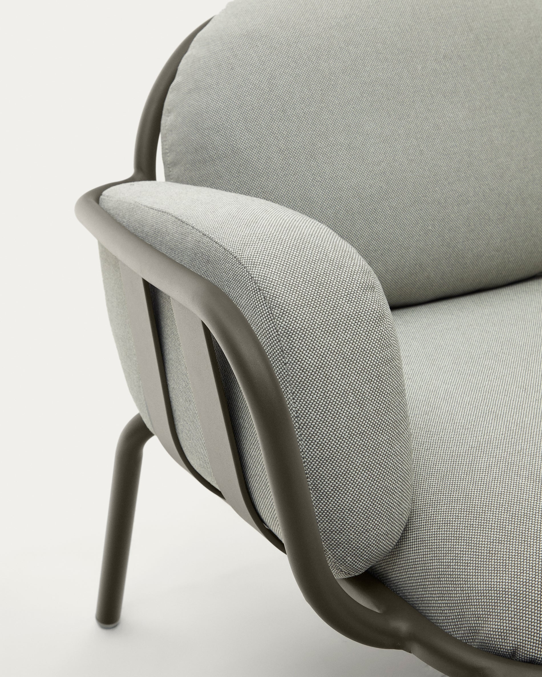 Joncols outdoor armchair with grey upholstery and aluminium with green painted finish - Detail