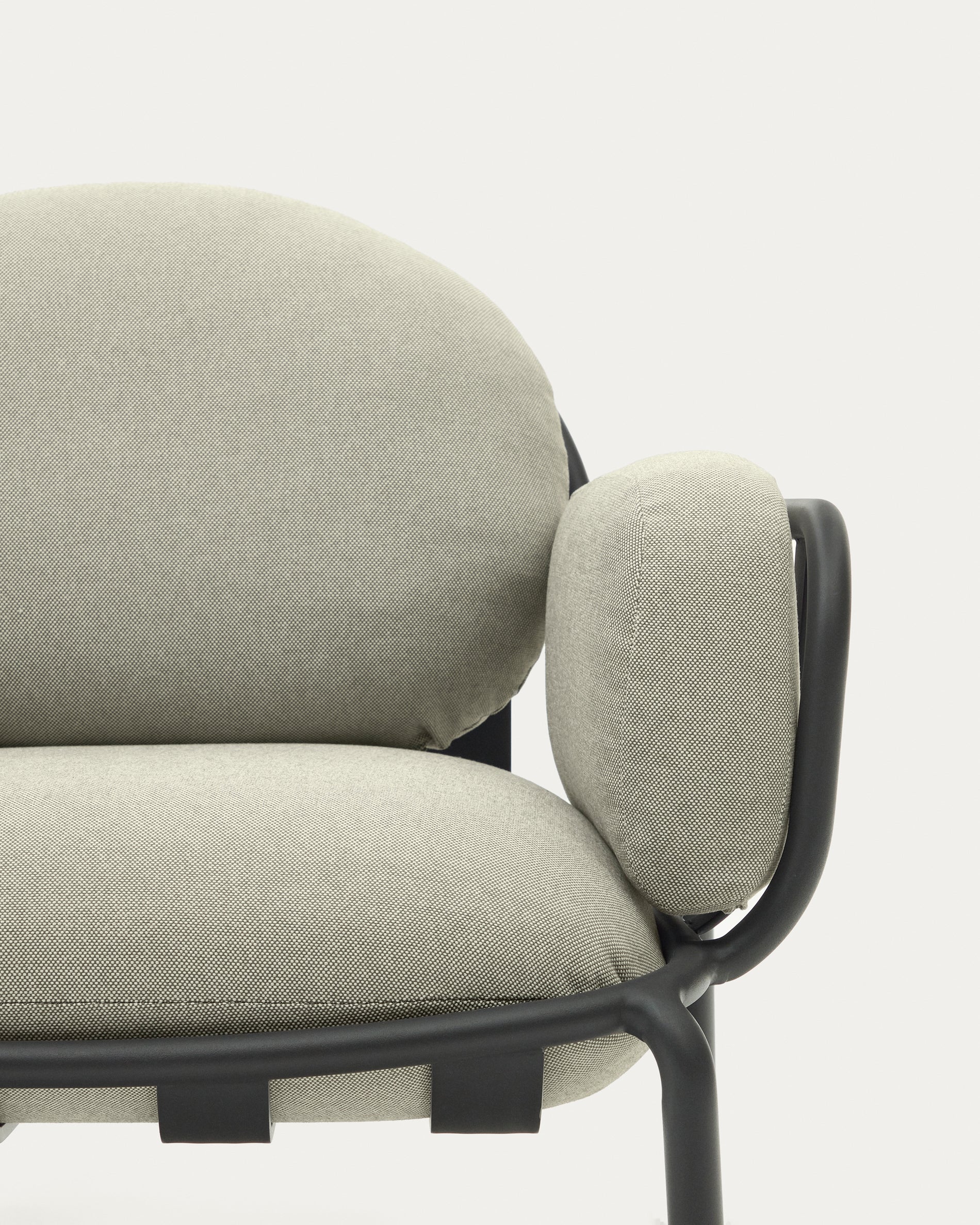 Joncols outdoor armchair with beige upholstery and aluminium with grey painted finish - Detail