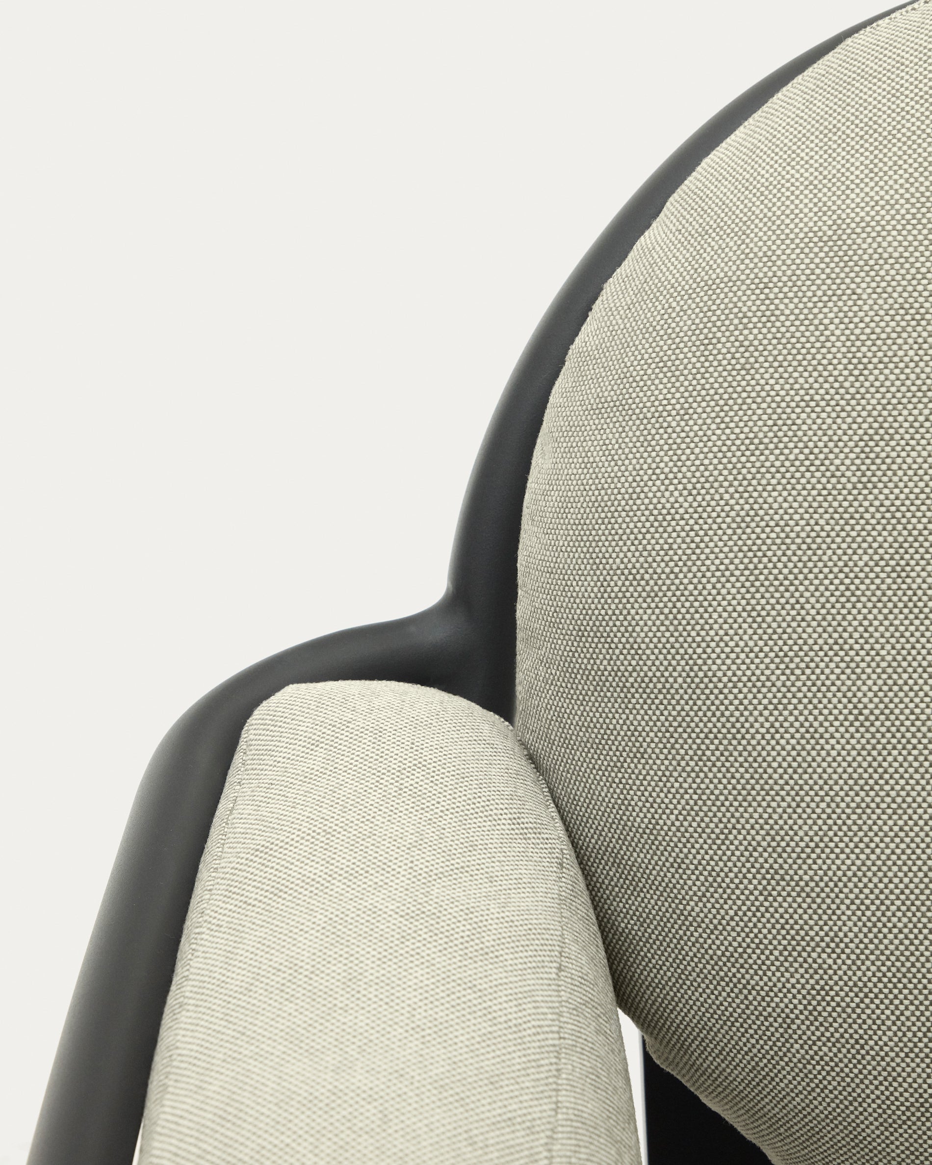 Joncols outdoor armchair with beige upholstery and aluminium with grey painted finish - Detail