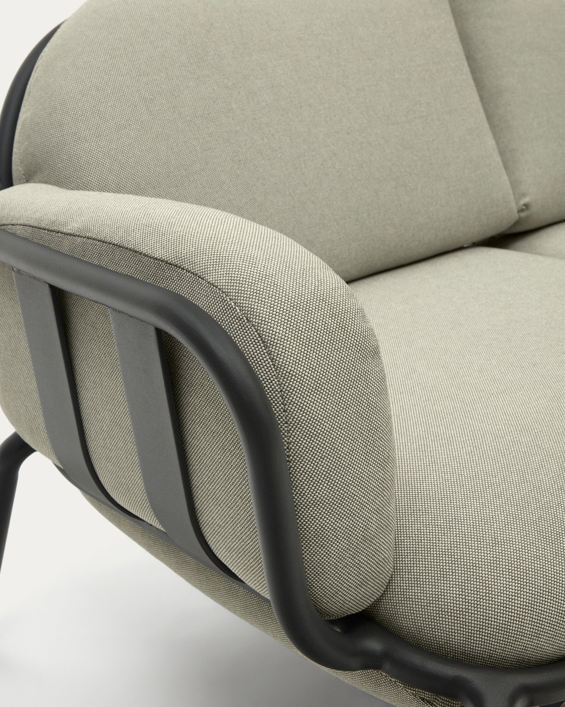 Joncols outdoor 2-seater sofa with beige upholstery and aluminium with grey painted finish 164cm - Detail
