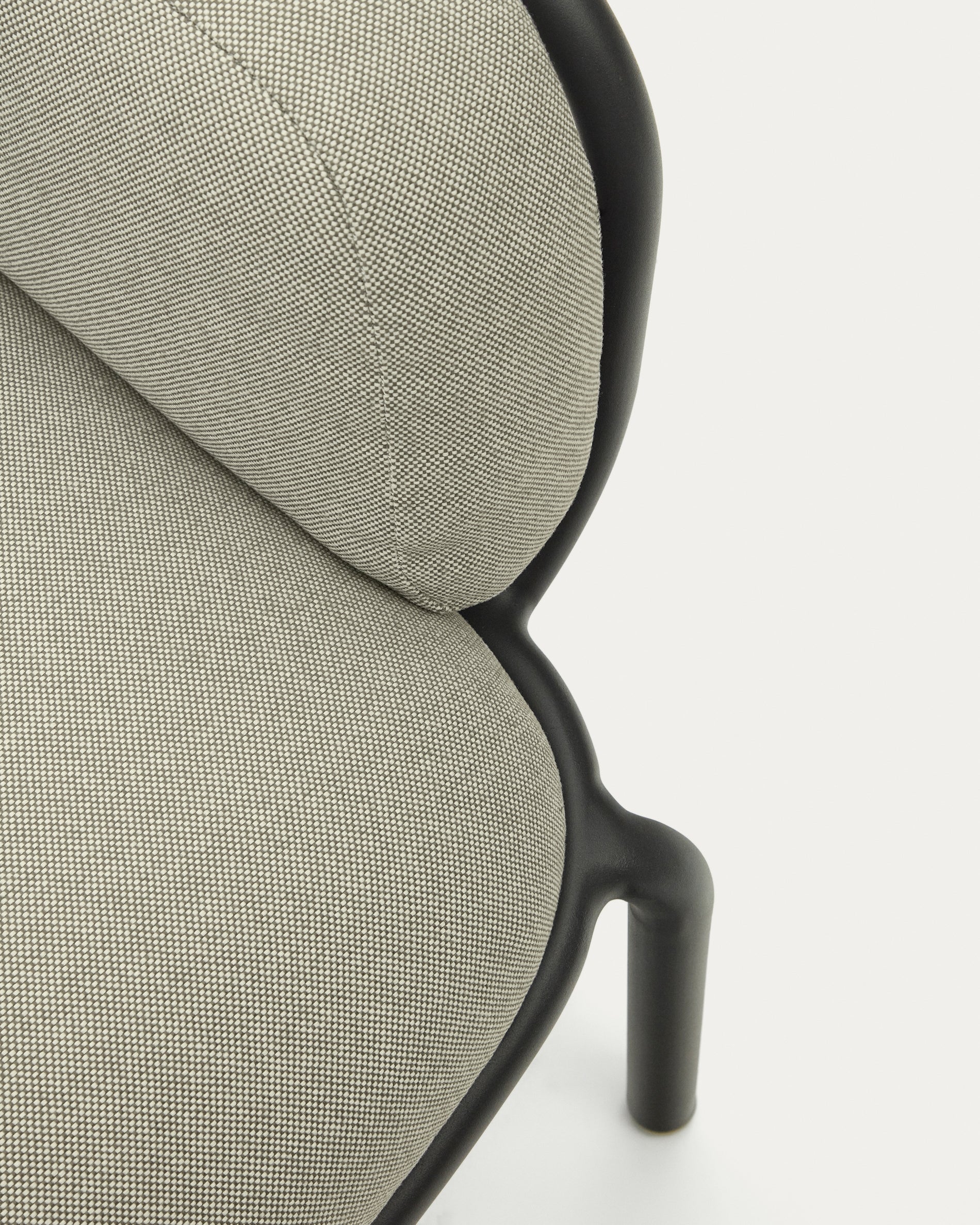 Joncols outdoor 2-seater sofa with beige upholstery and aluminium with grey painted finish 164cm - Detail