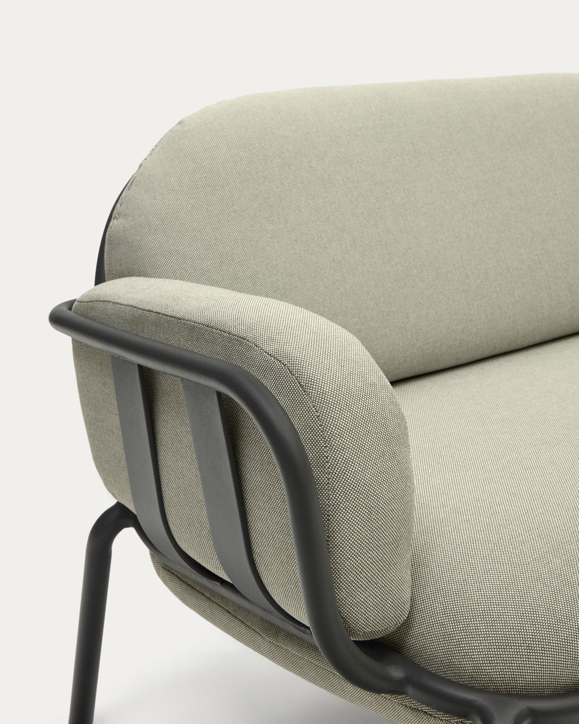 Joncols outdoor 3-seater sofa with beige upholstery and aluminium with grey painted finish 225cm - Detail