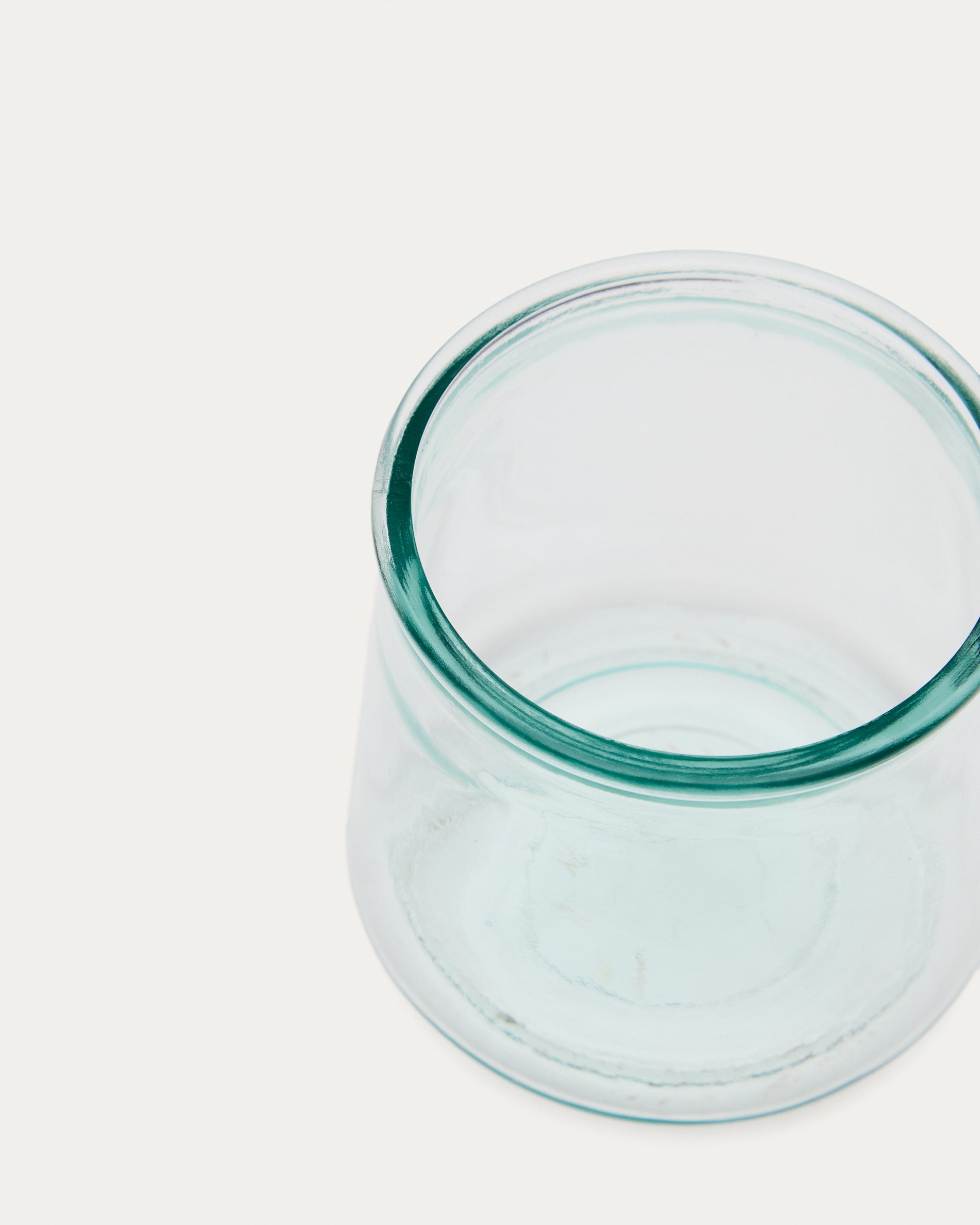 Izai transparent recycled glass - Detail