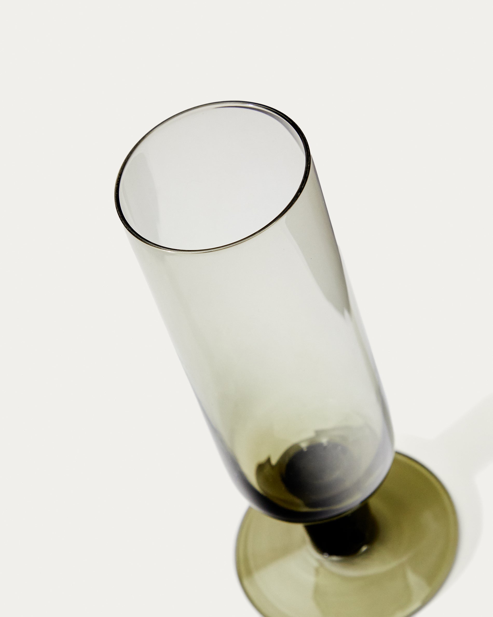 Sauky green tall wine glass, 19 cl - Detail