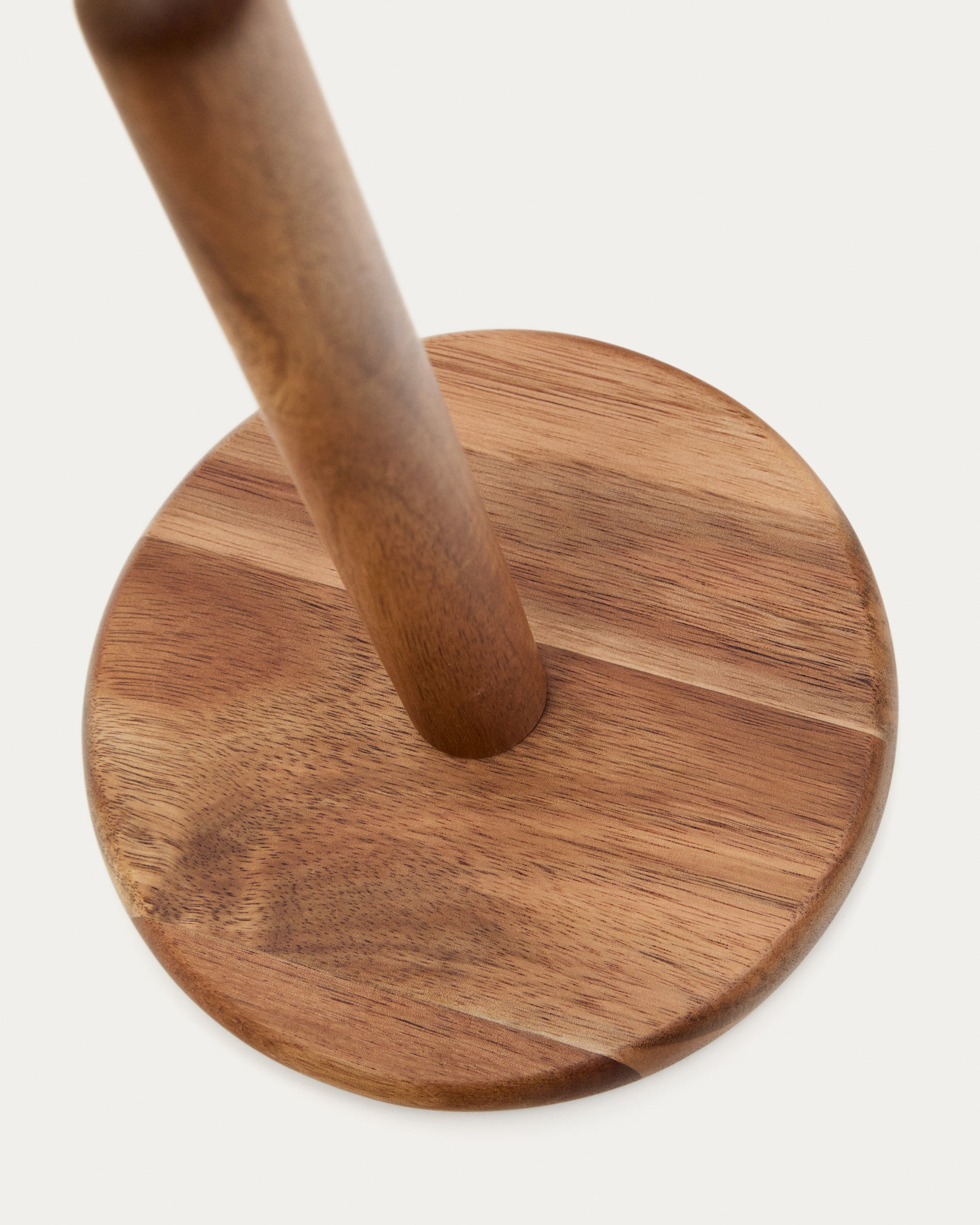Nukha kitchen roll holder in FSC 100% acacia wood - Detail