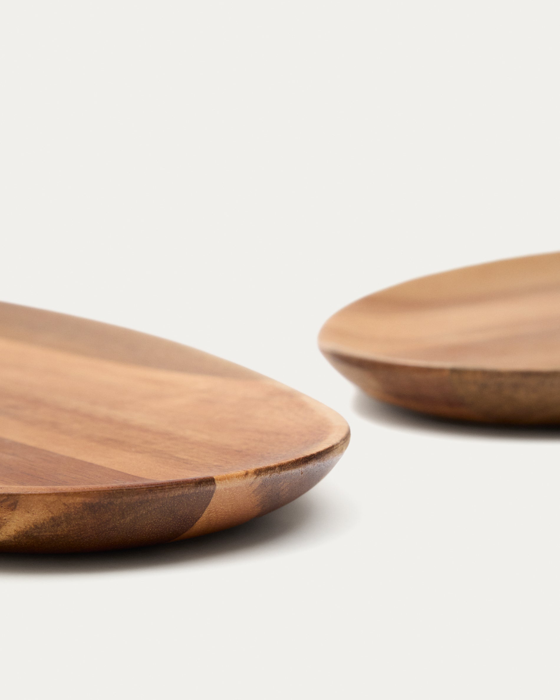 Nukha set of 2 serving boards in FSC 100% acacia wood - Detail
