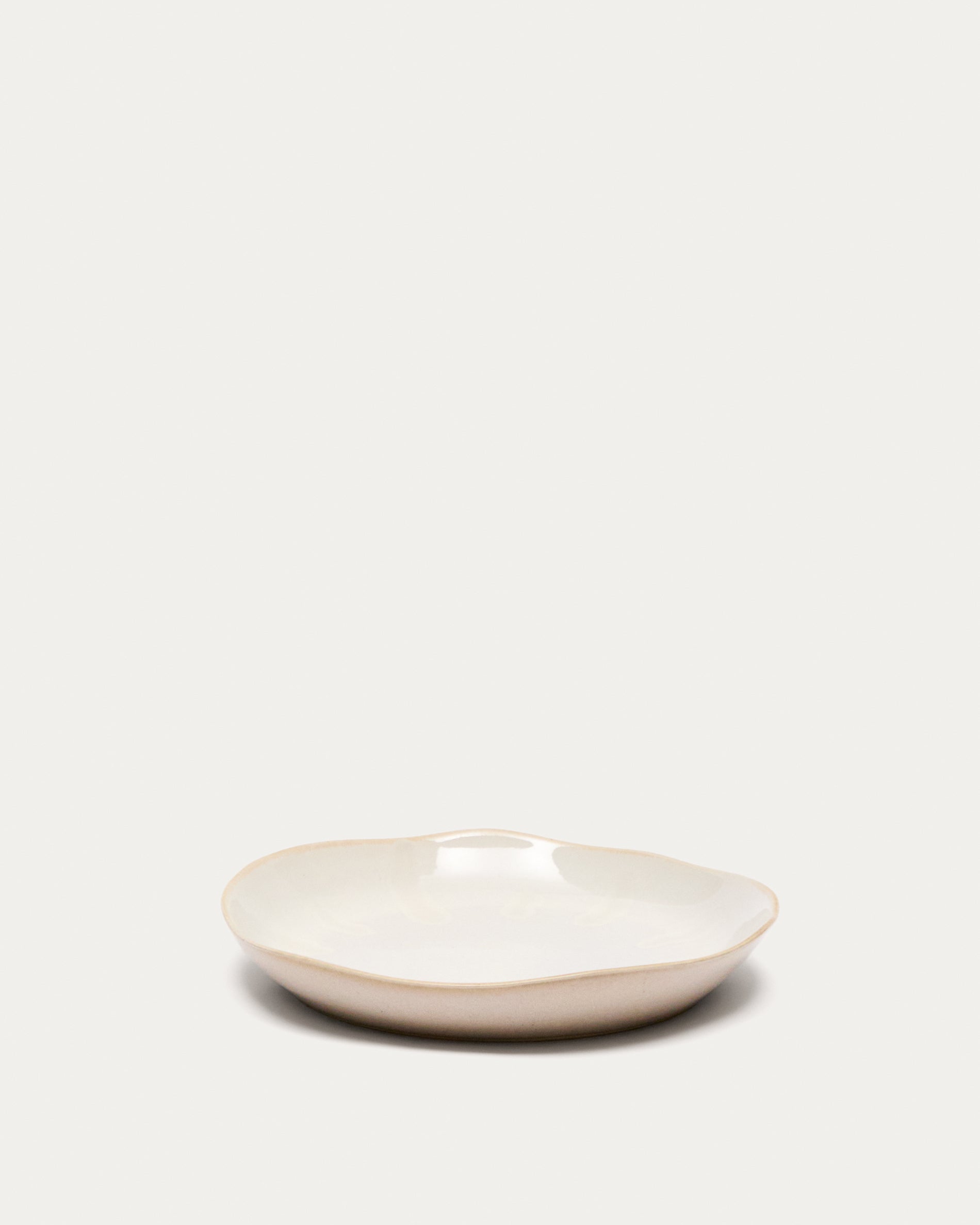 White ceramic Tiraya dessert plate - Product View