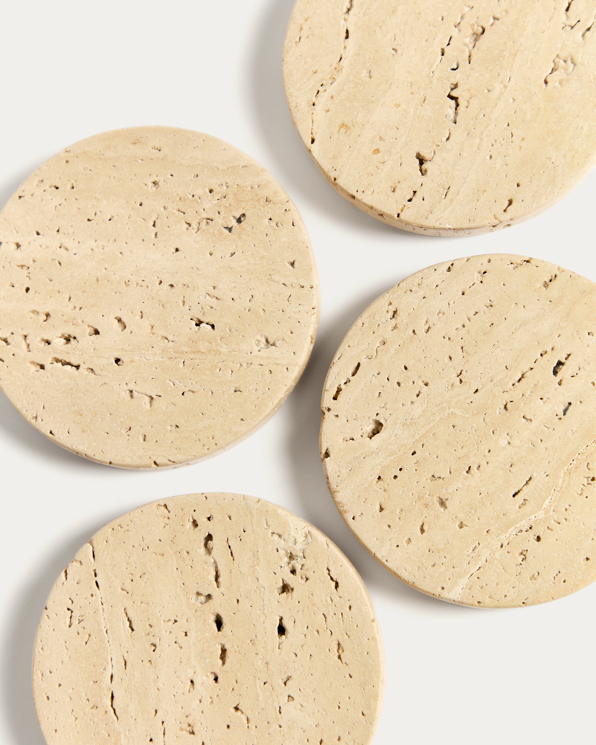 Zera set of 4 beige marble coasters - Detail
